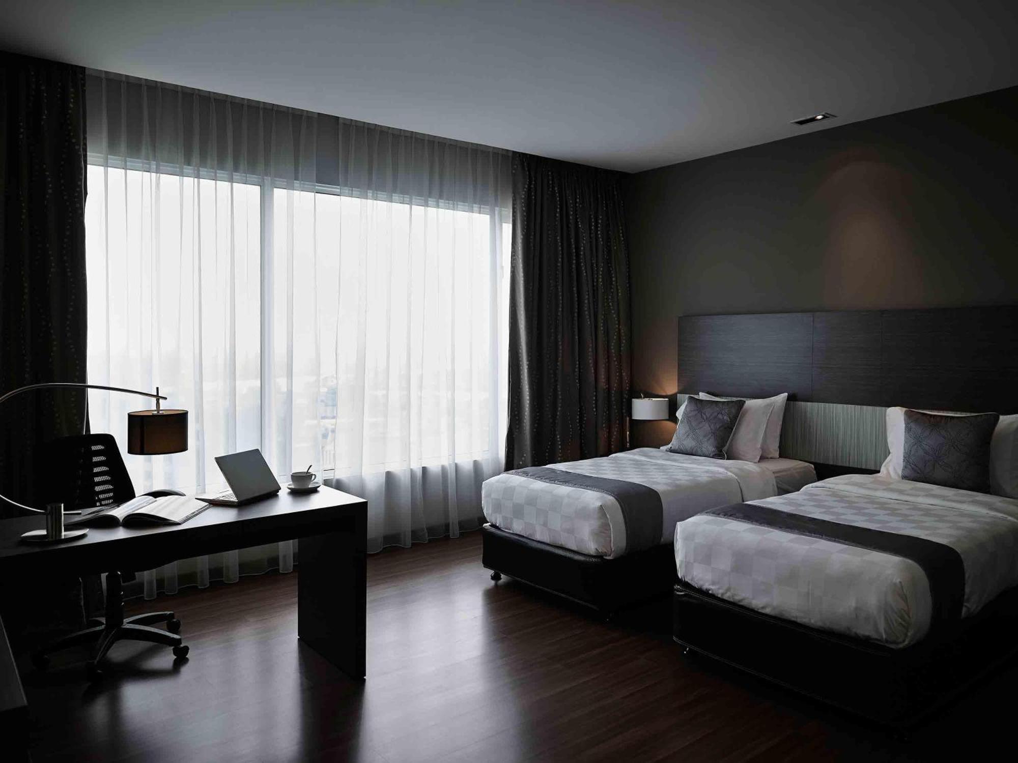 Premium Deluxe Twin Room River View