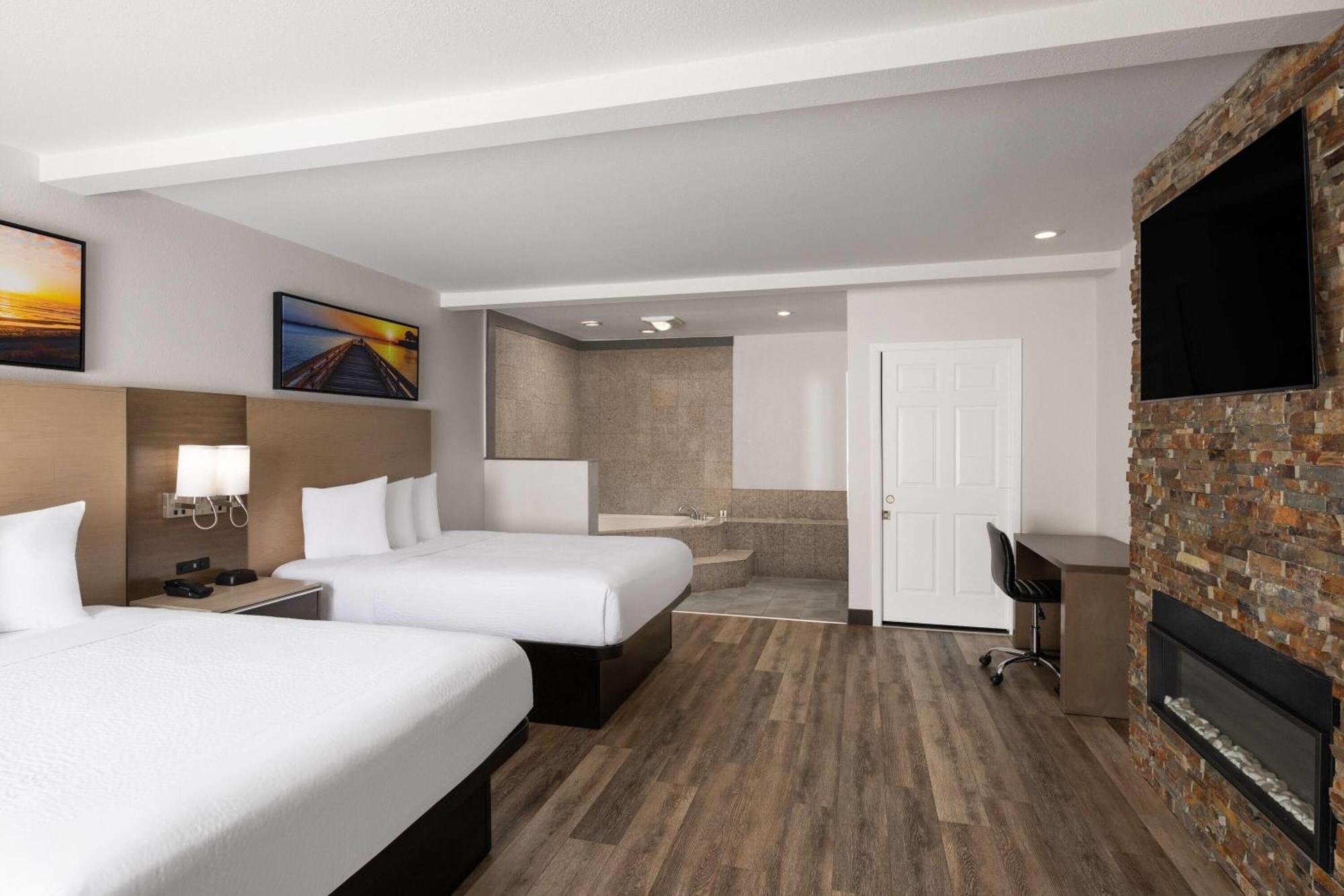 Studio Suite Two Queen Beds Non-Smoking