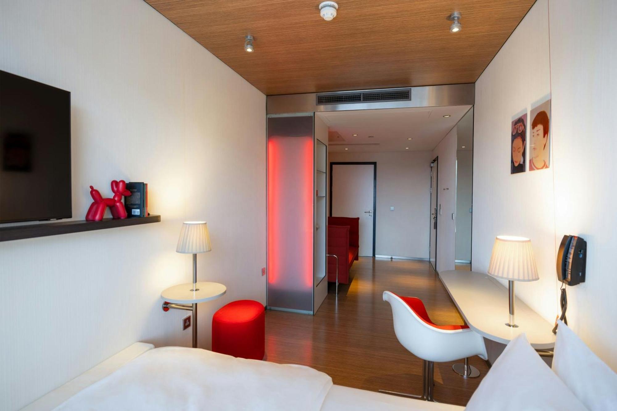 King Room - Accessible,1730027450:JPEG