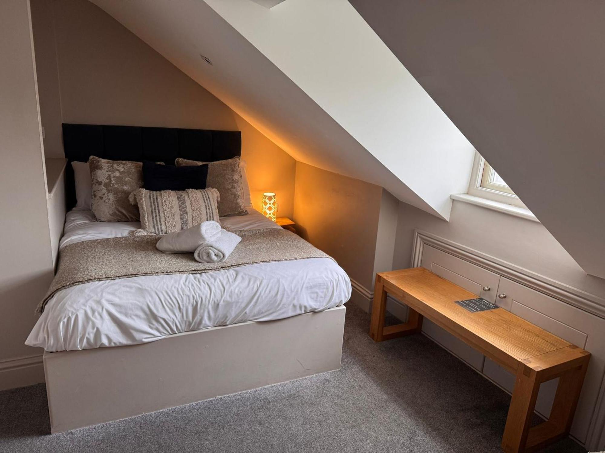 Double Room Private Bathroom