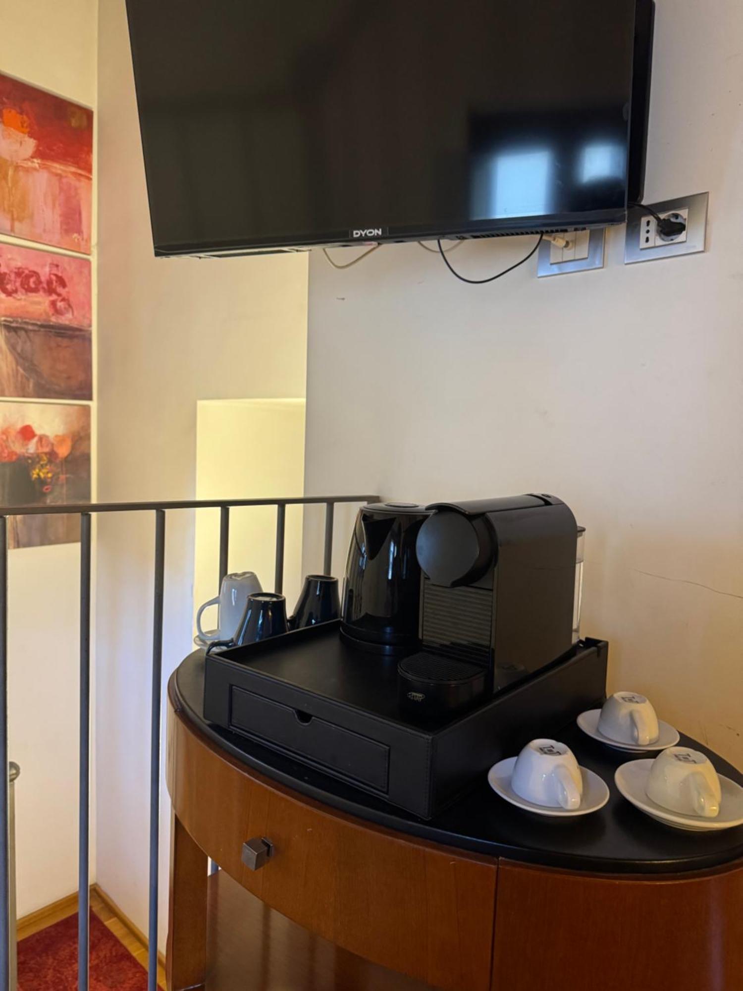 Suite Separate Building