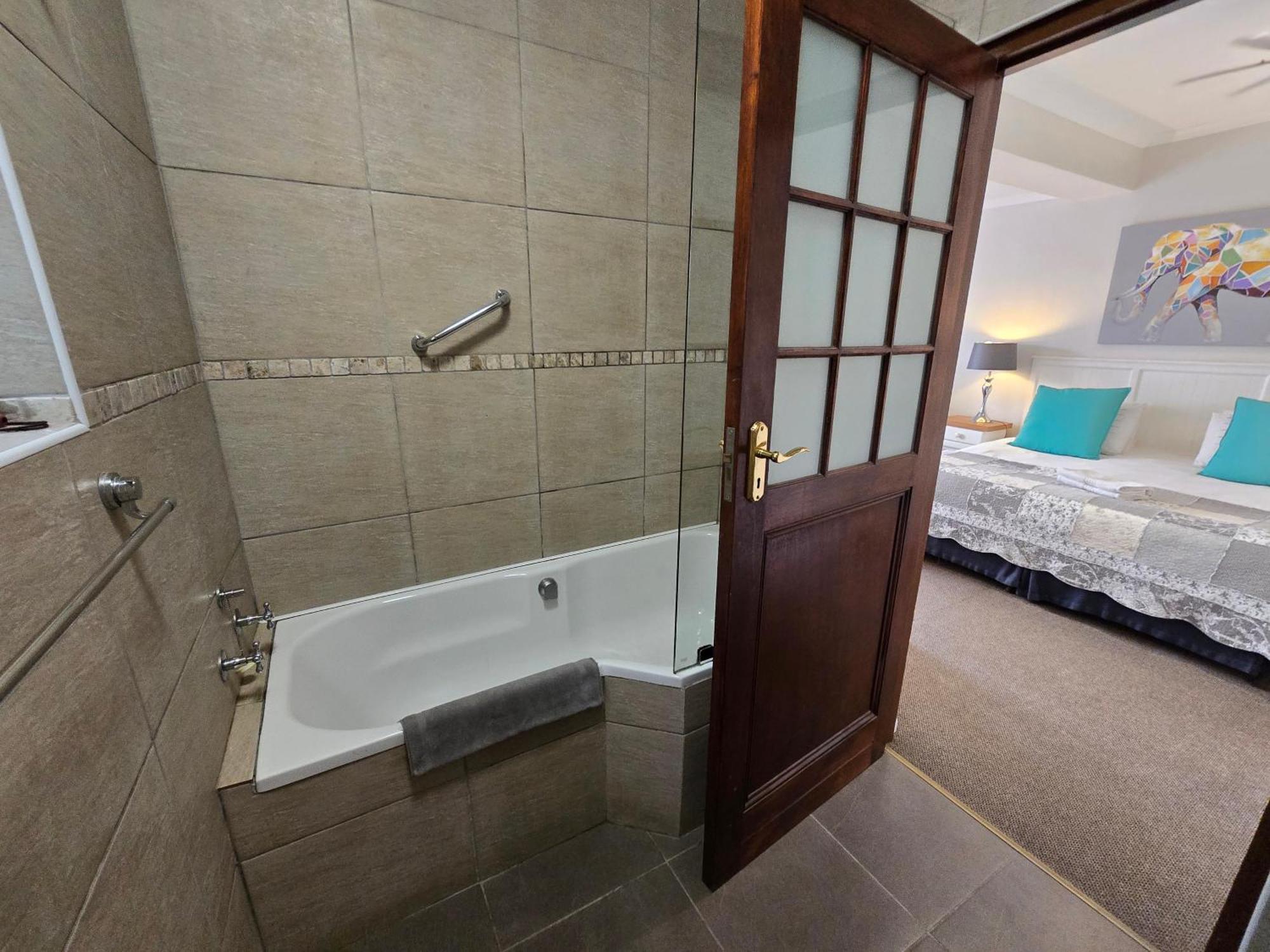 Standard Family Room,1730056405:JPEG