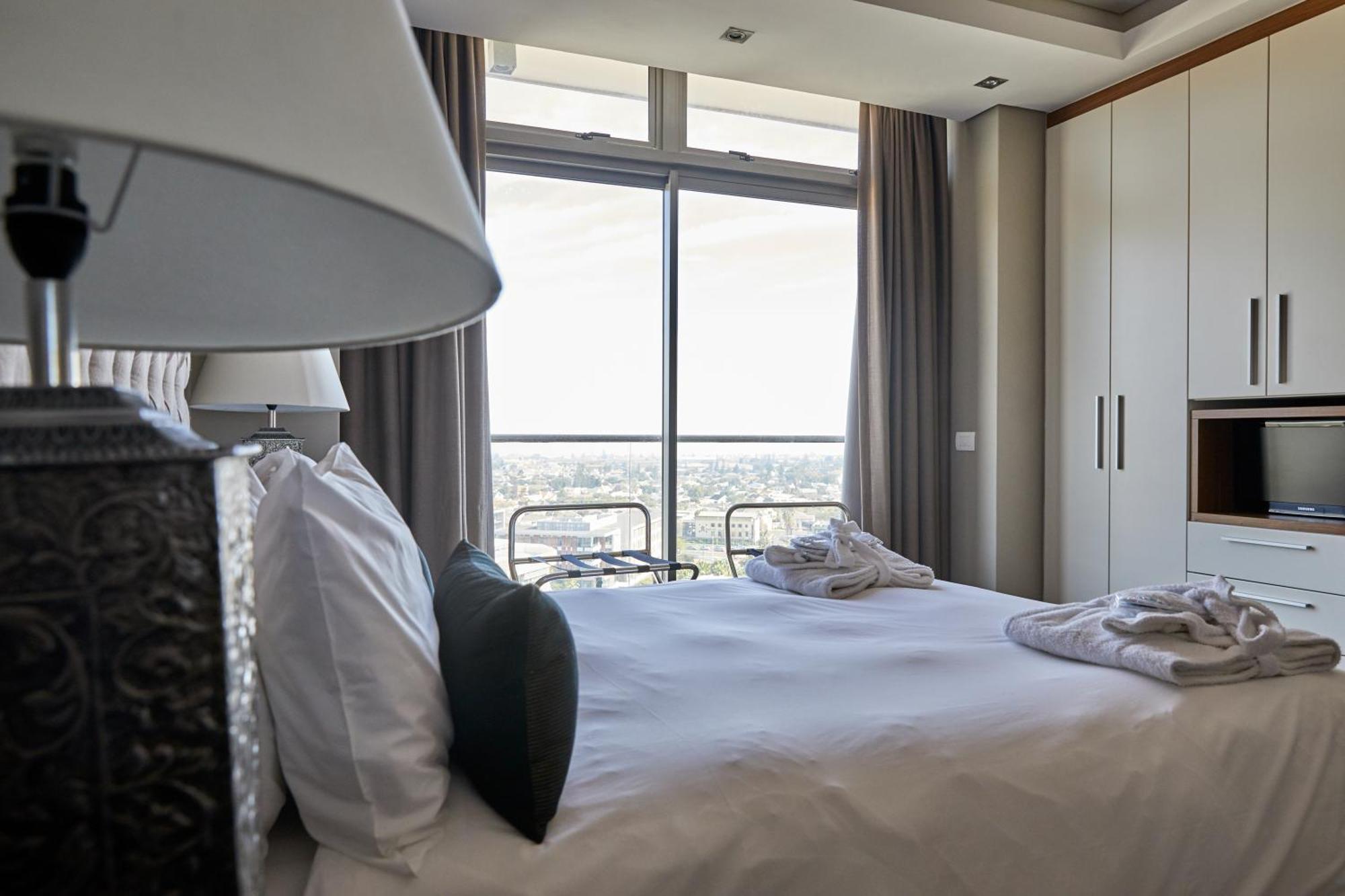 Three-Bedroom Apartment Penthouse