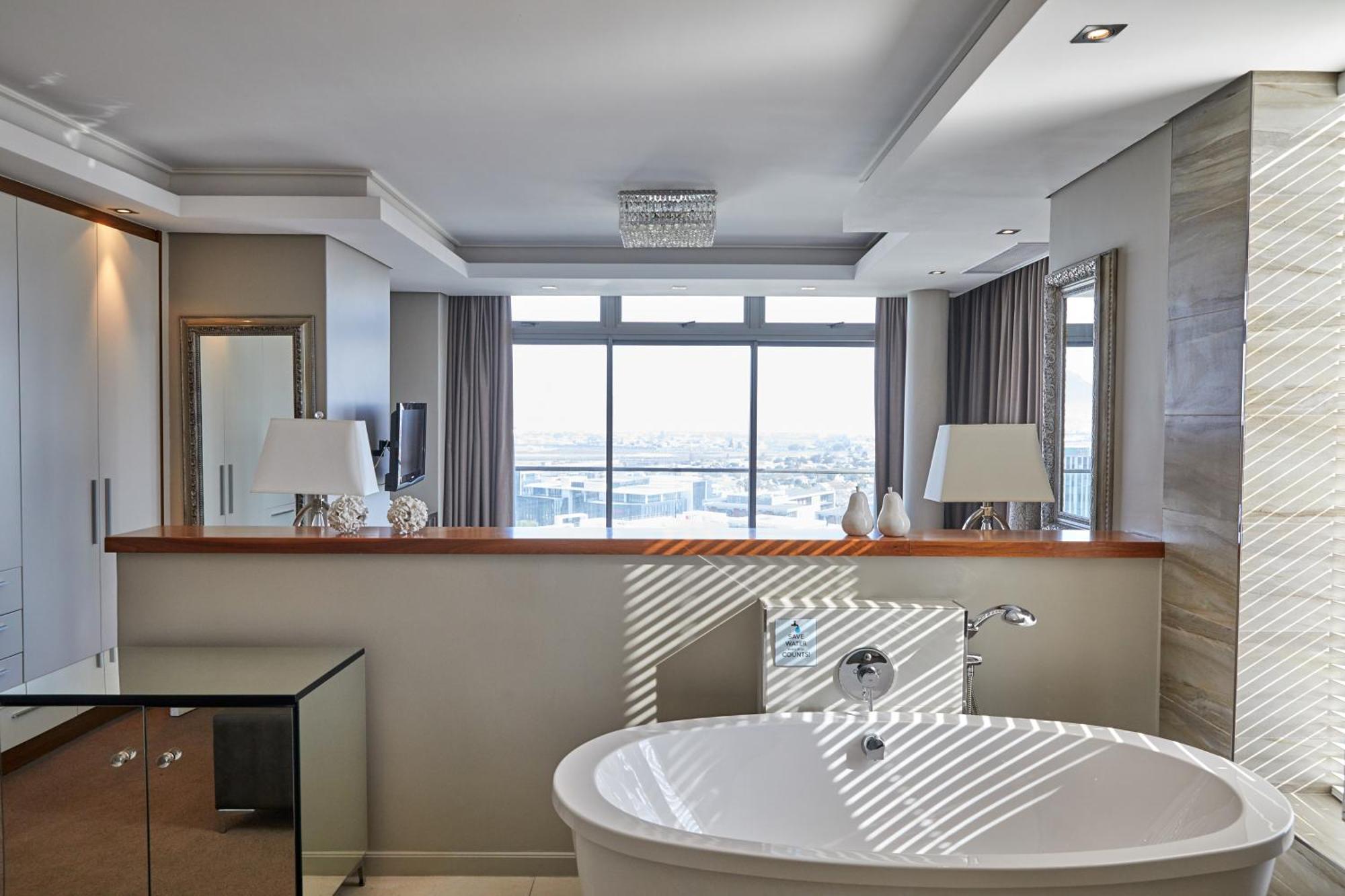 Three-Bedroom Apartment Penthouse