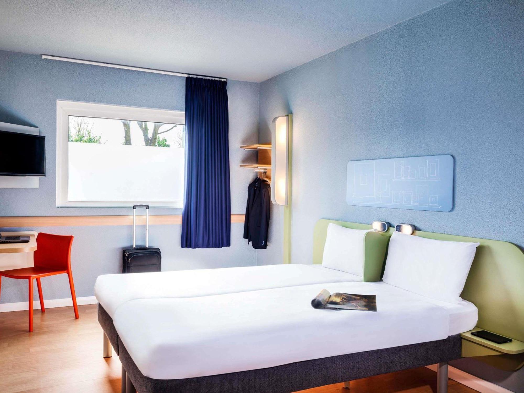 Standard Twin Room - Disability Access