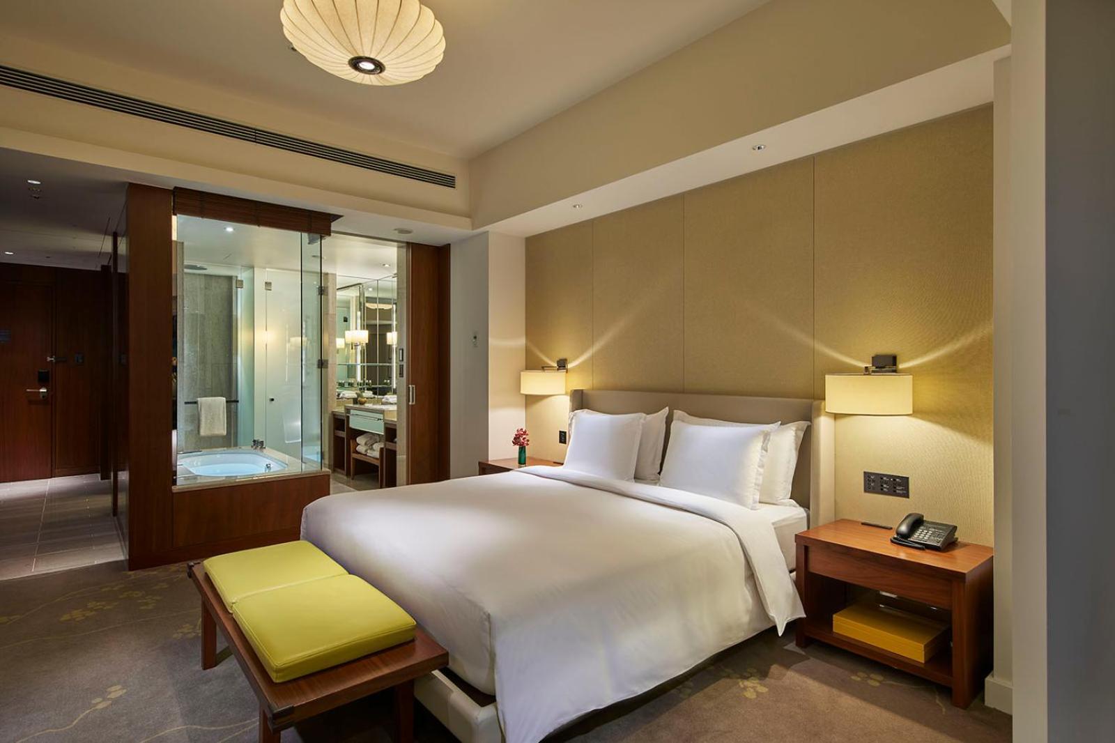 Deluxe King Room