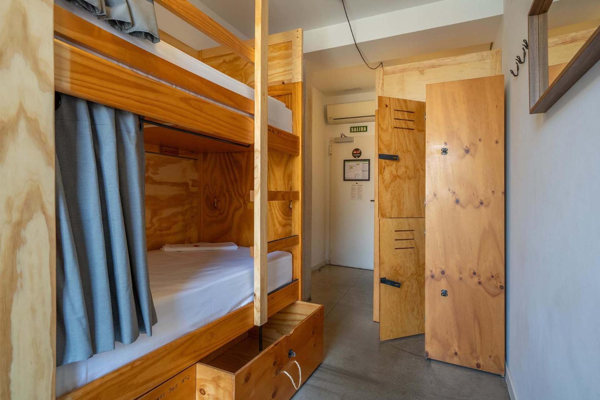 Single Bed 4-Bed Mixed Dormitory Room