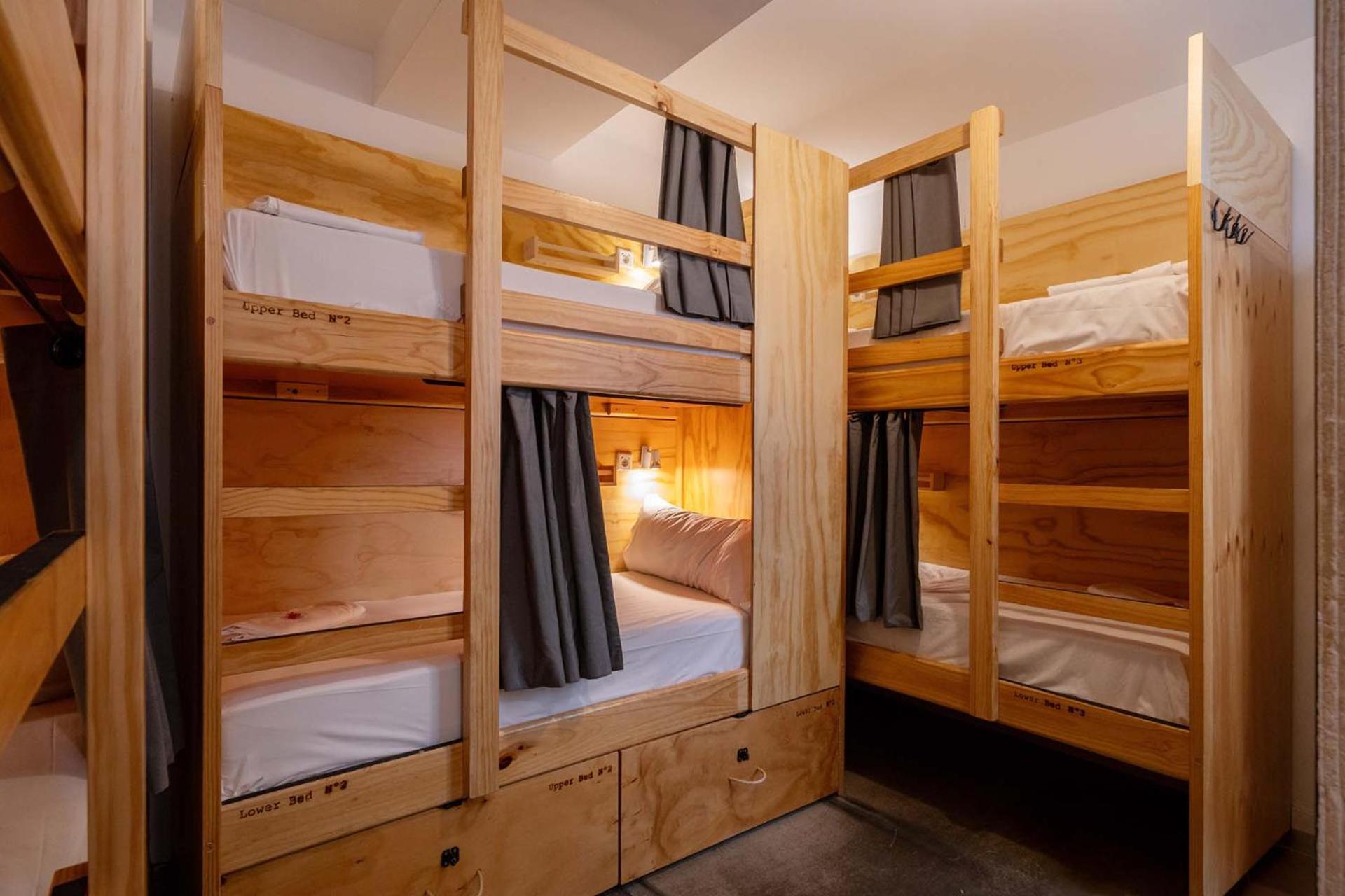 Single Bed in 6-Bed Mixed Dormitory Room with Private Bathroom,1731408013:JPEG