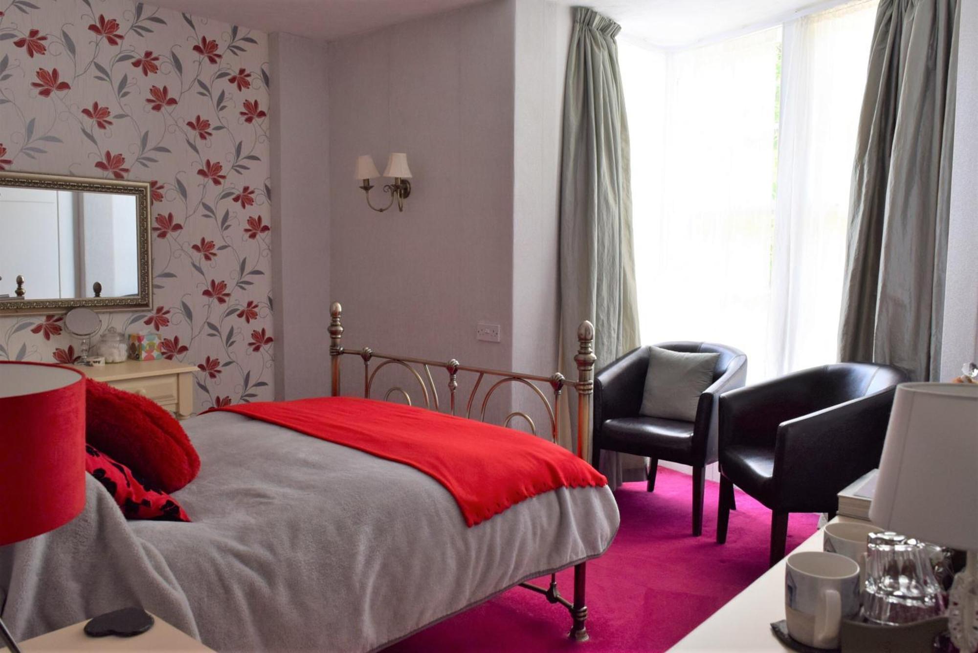 Deluxe Double Room Shower