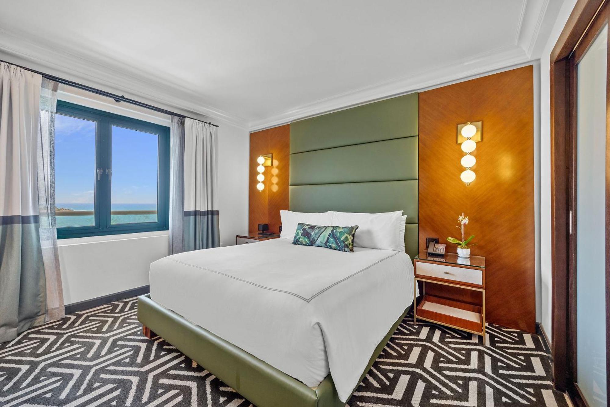 Suite mit Kingsize-Bett mit Meerblick