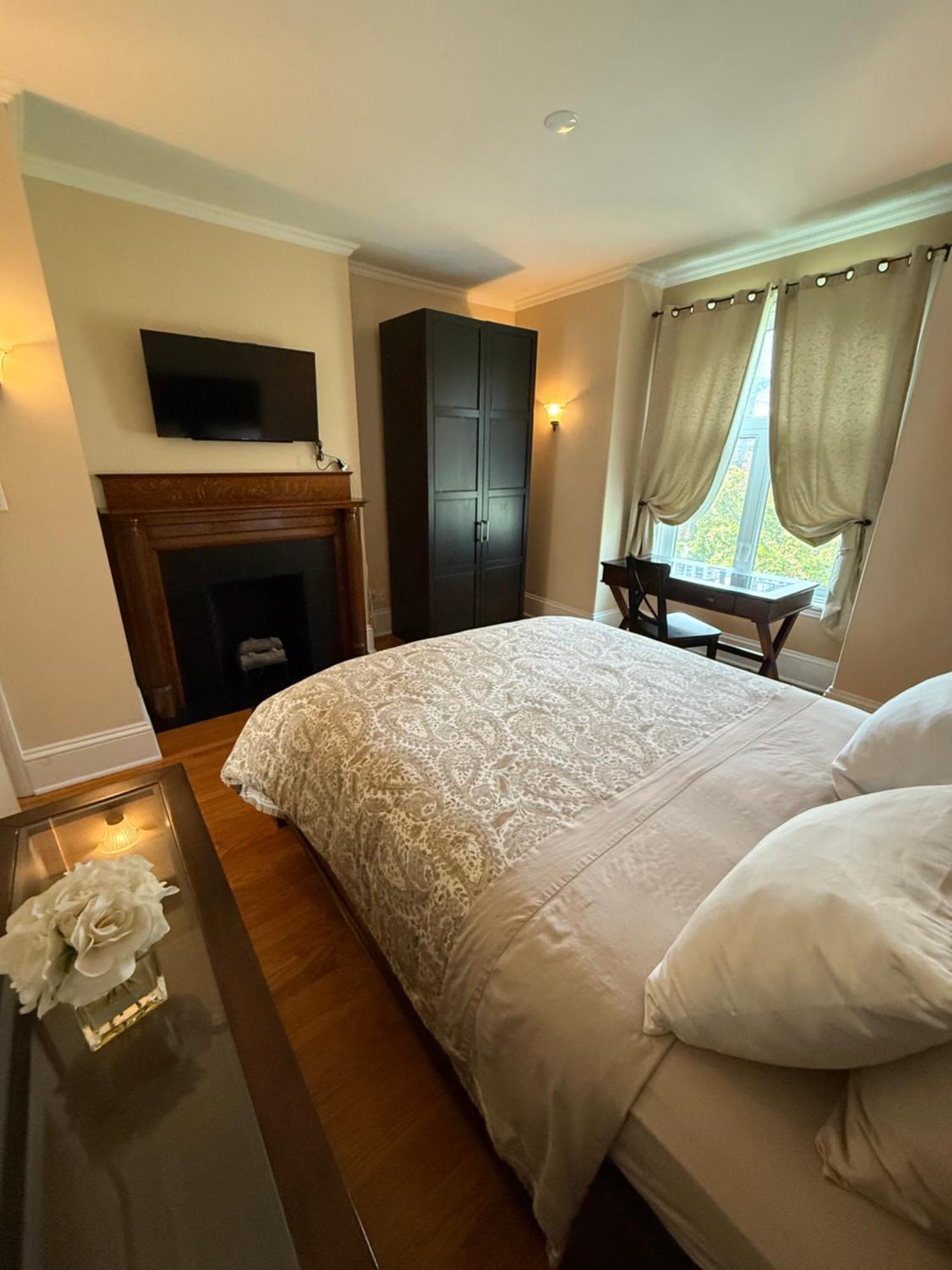 Double Room Private Bathroom