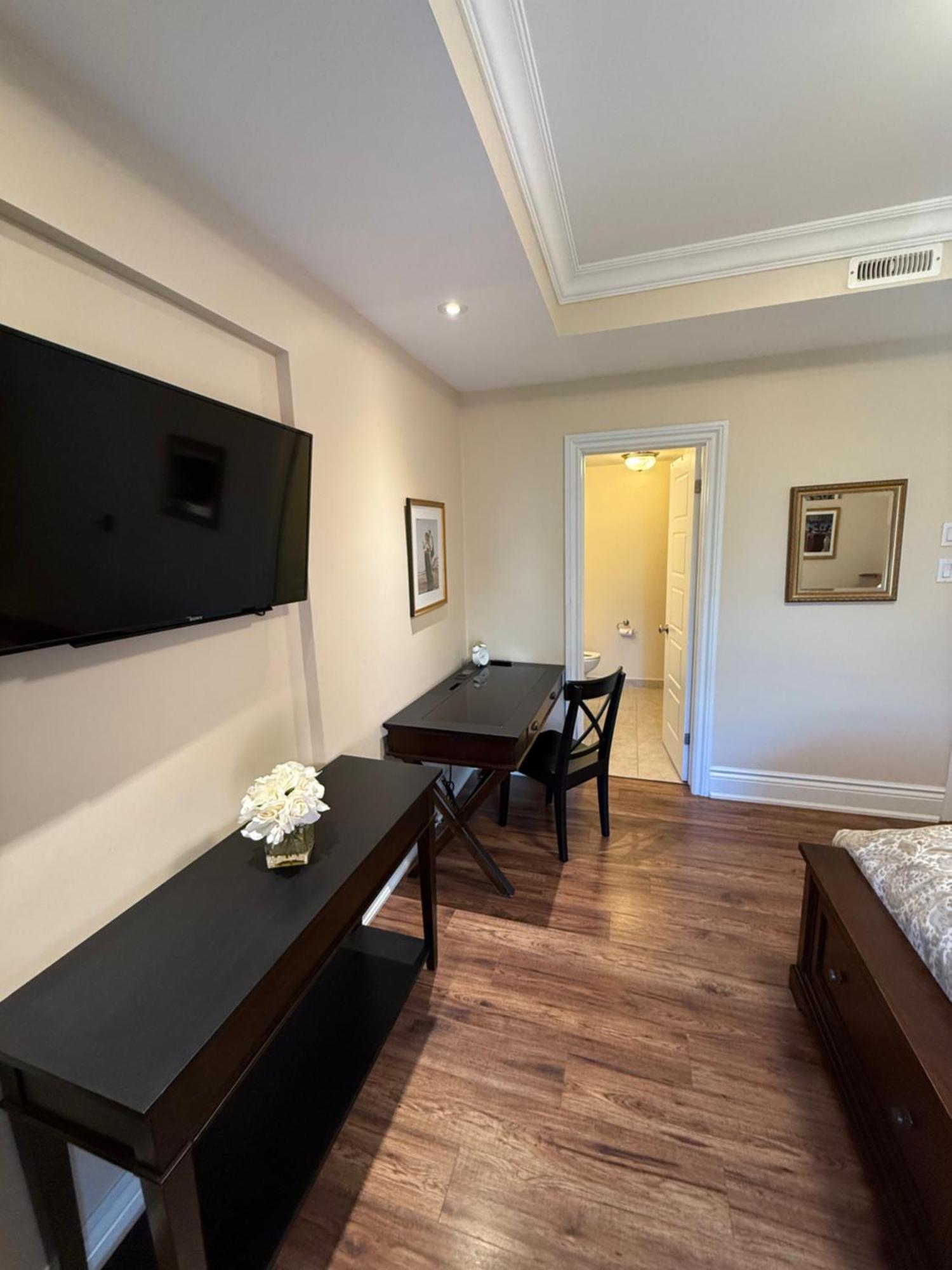 Deluxe Double Room Bath