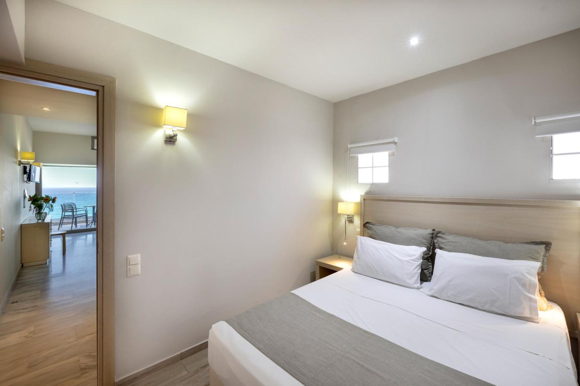 Superior One bedroom Apartment sea view