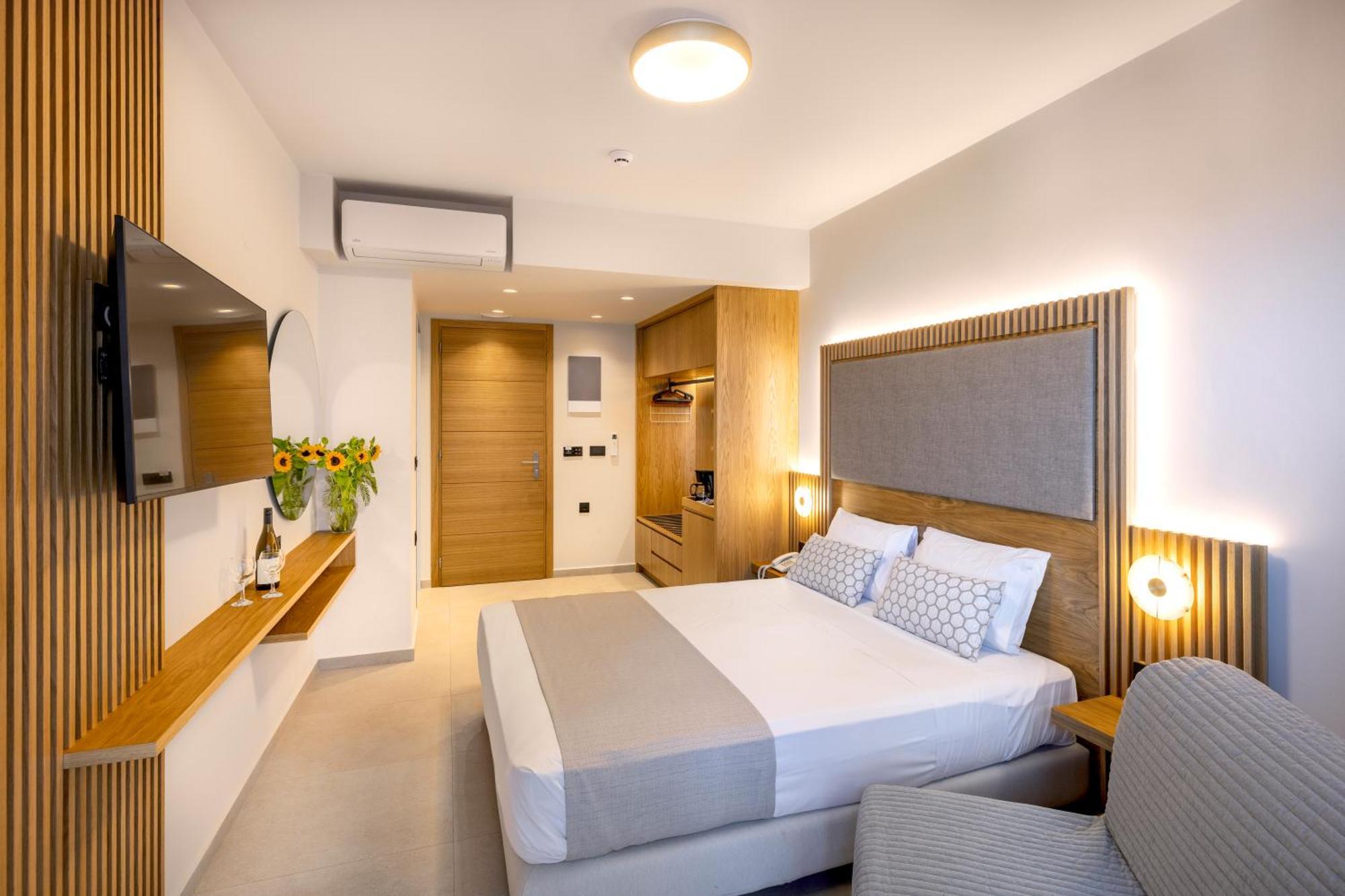 Superior Side Sea View Studio