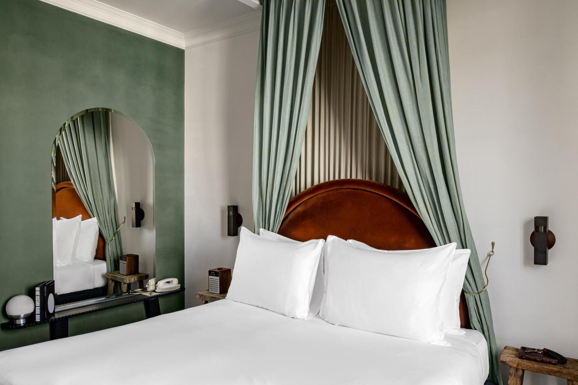 Deluxe Double or Twin Room Uzès