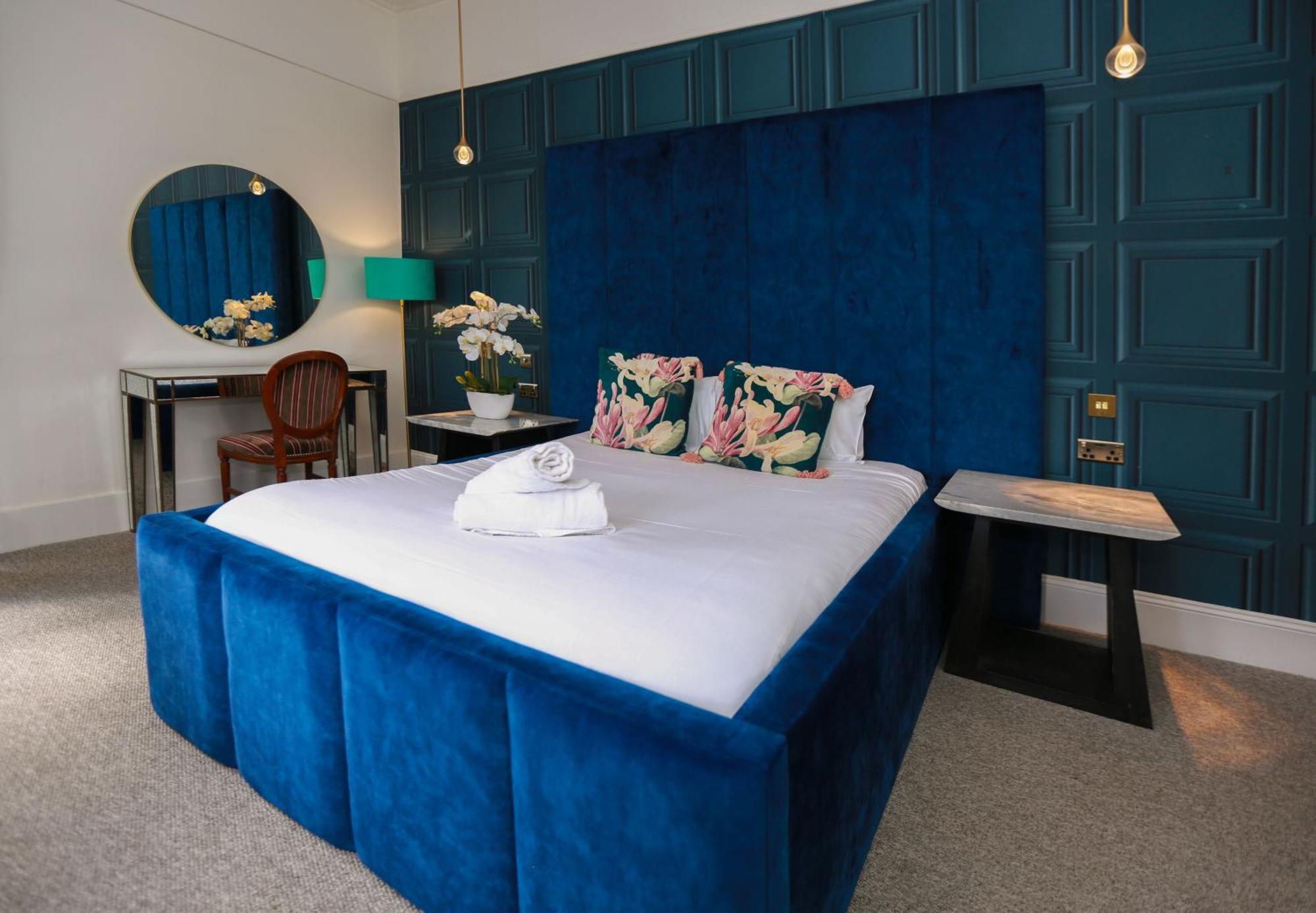 Lovat Signature Room