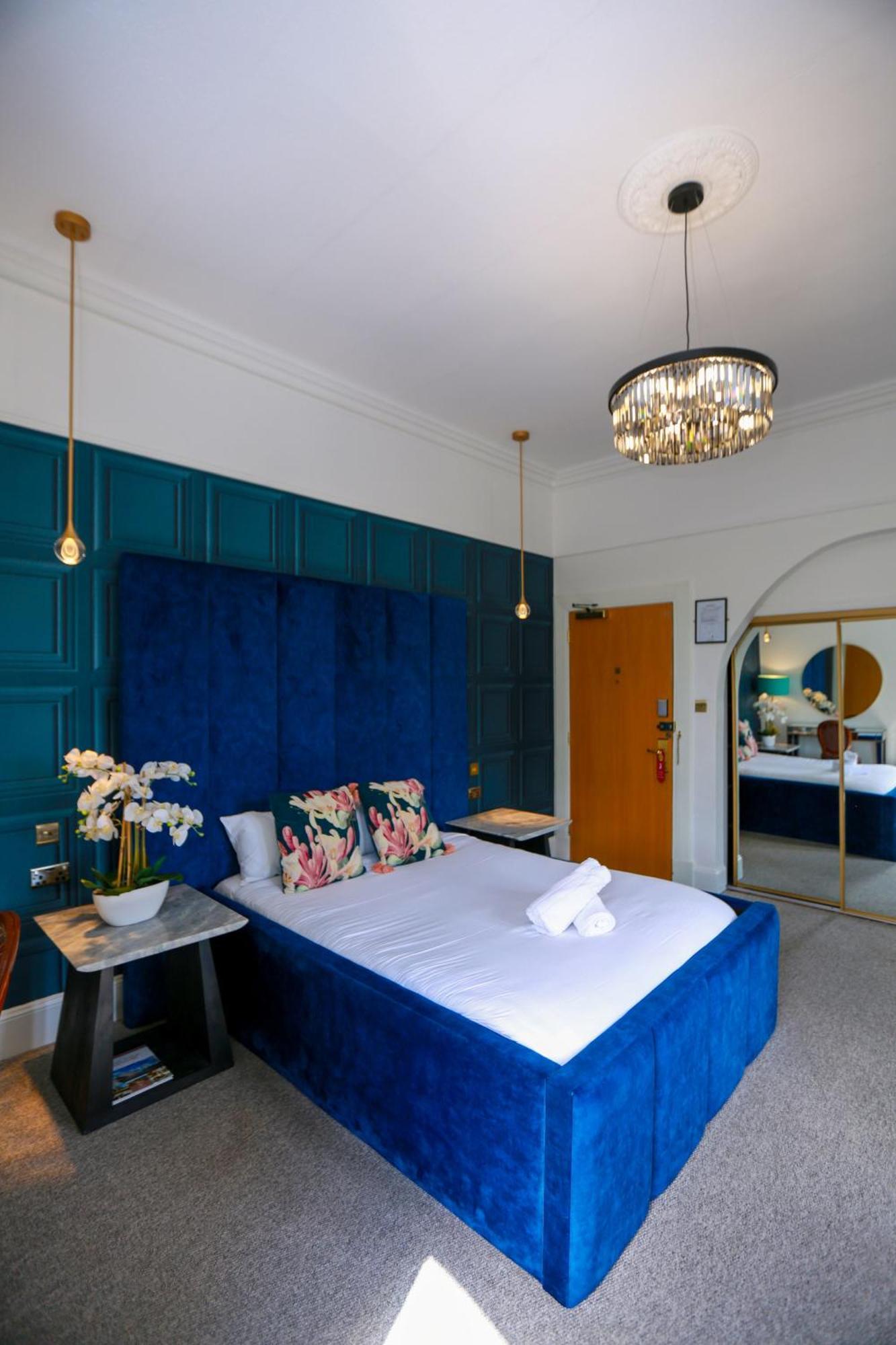 Lovat Signature Room