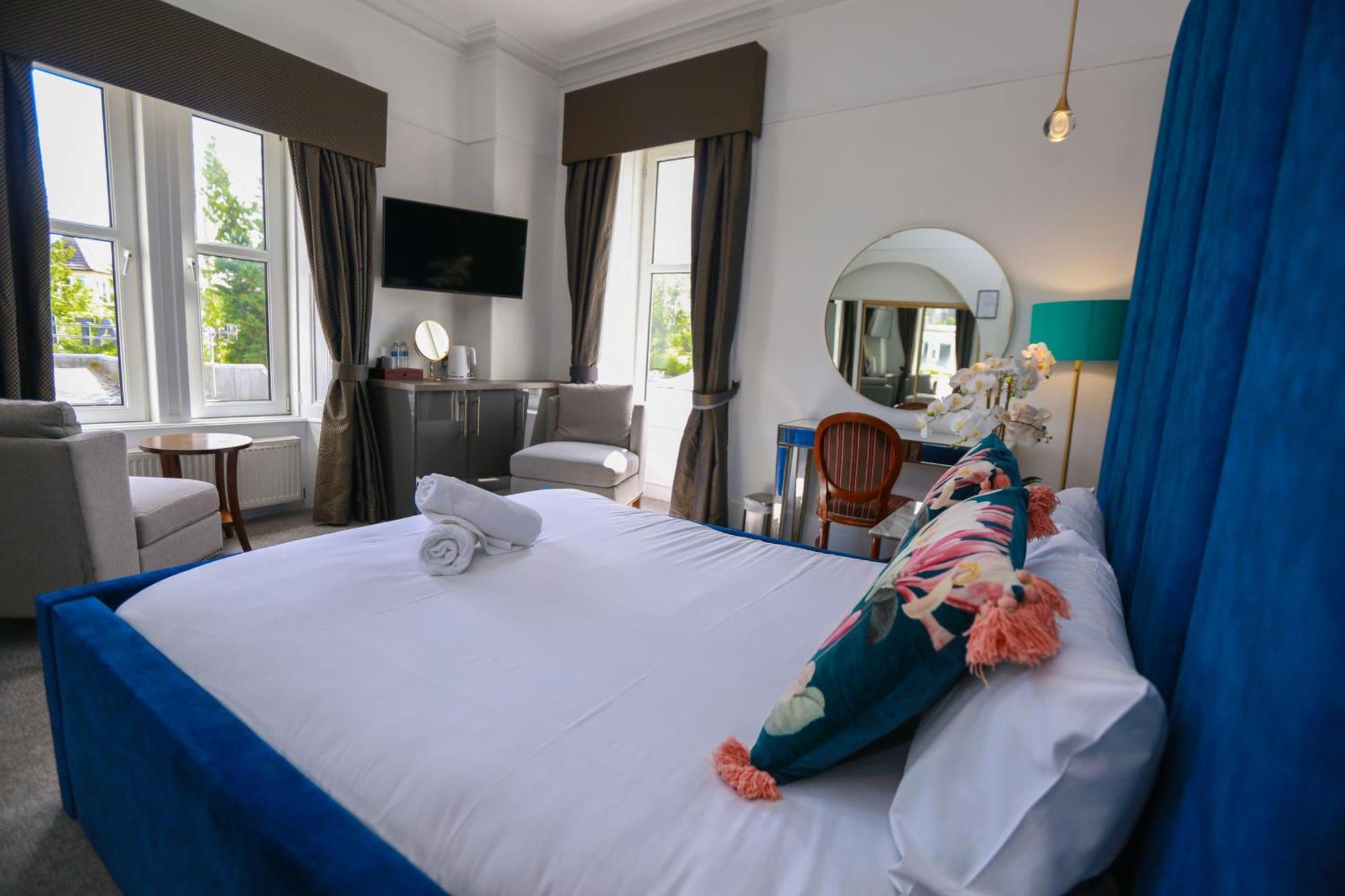 Lovat Signature Room