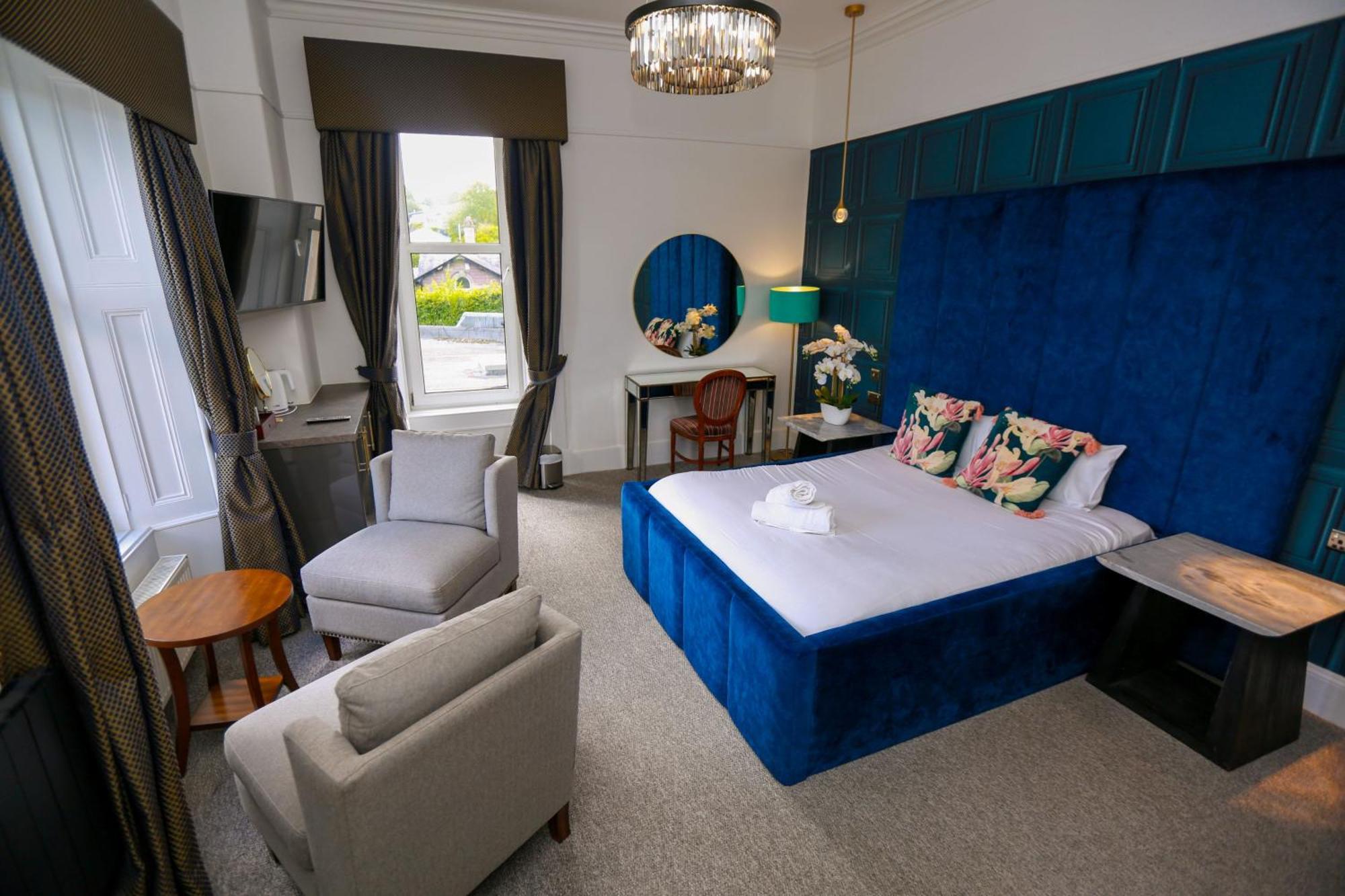 Lovat Signature Room