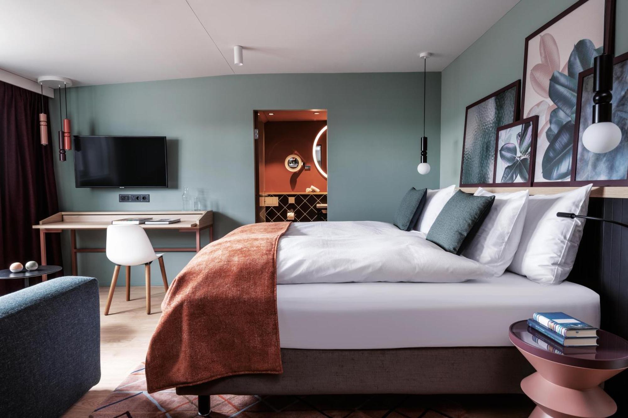 Standard King Room