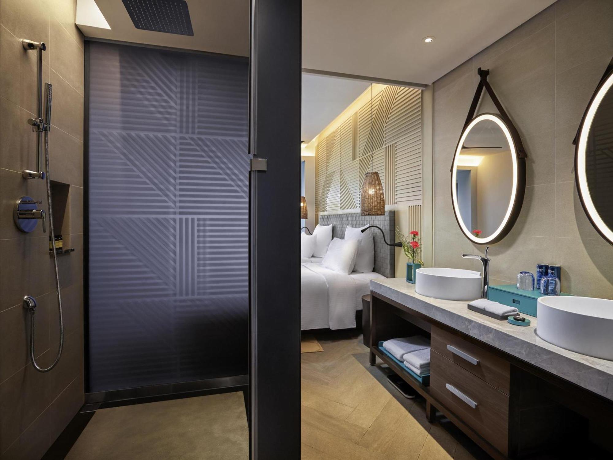 Superior Room Two Zip Beds Balcony