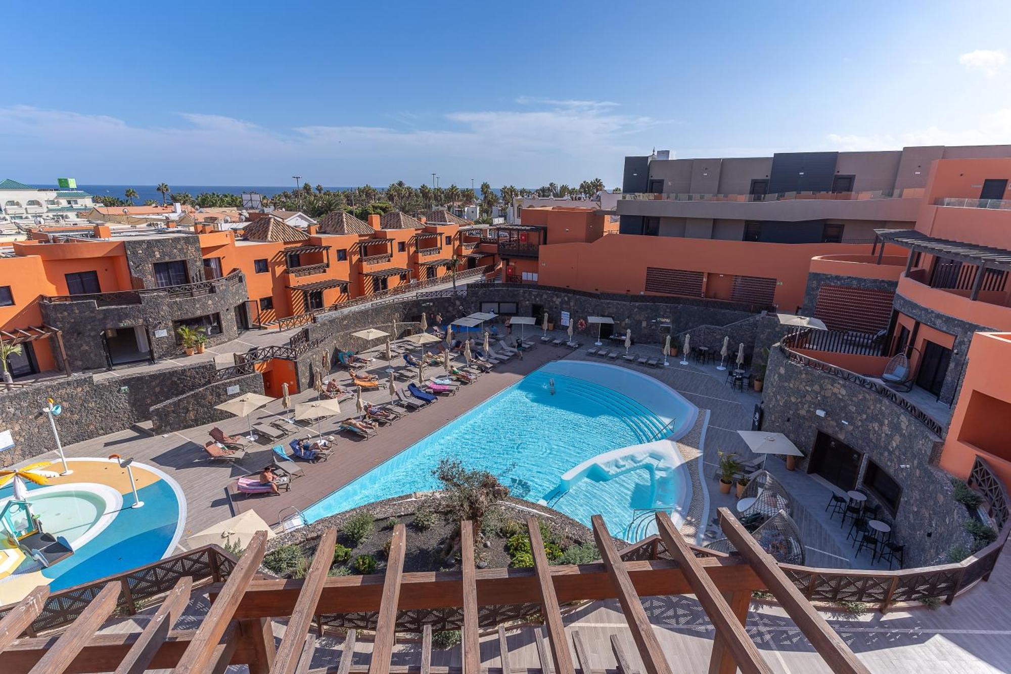 Apartment Pool View