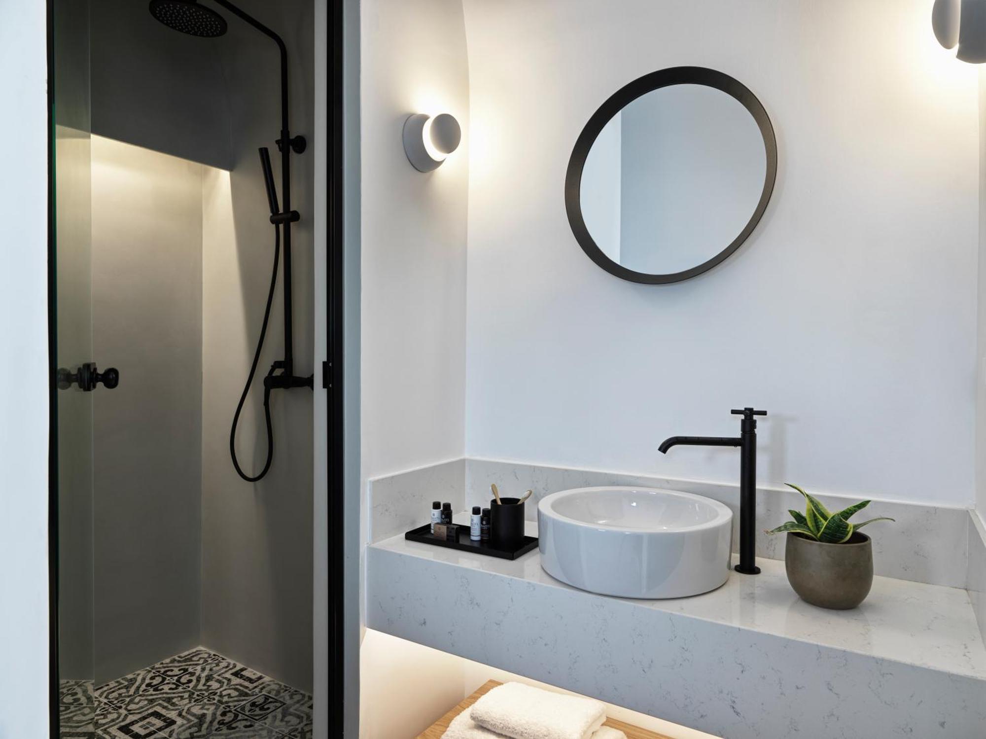 ESTATE VILLAGE JACUZZI SUITES