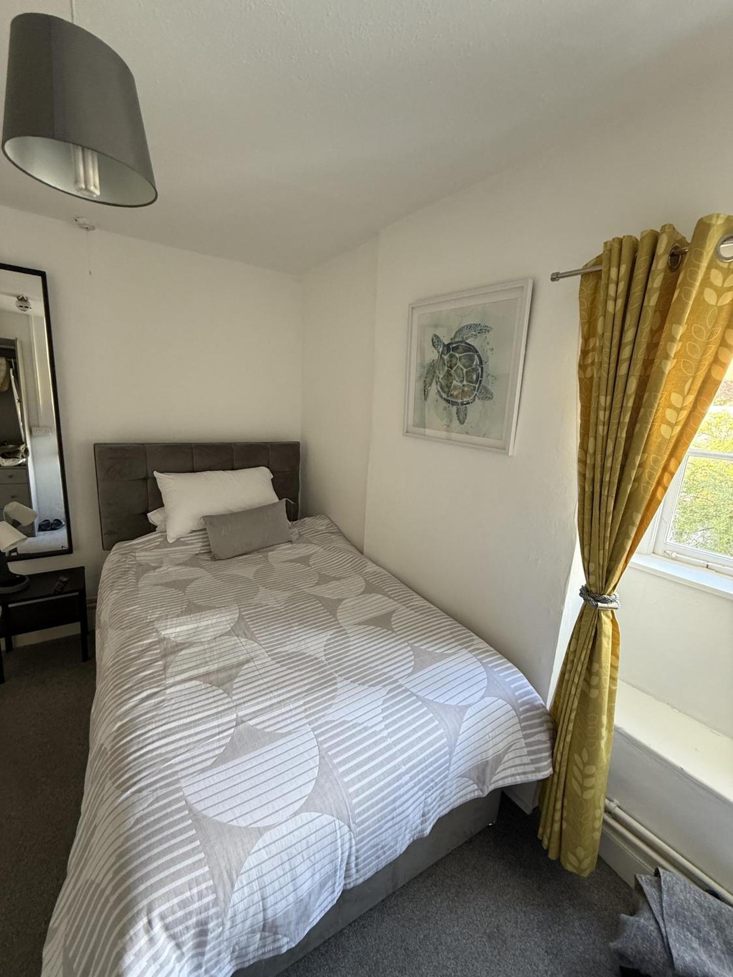 Single Room with Private Bathroom,1733142969:JPEG