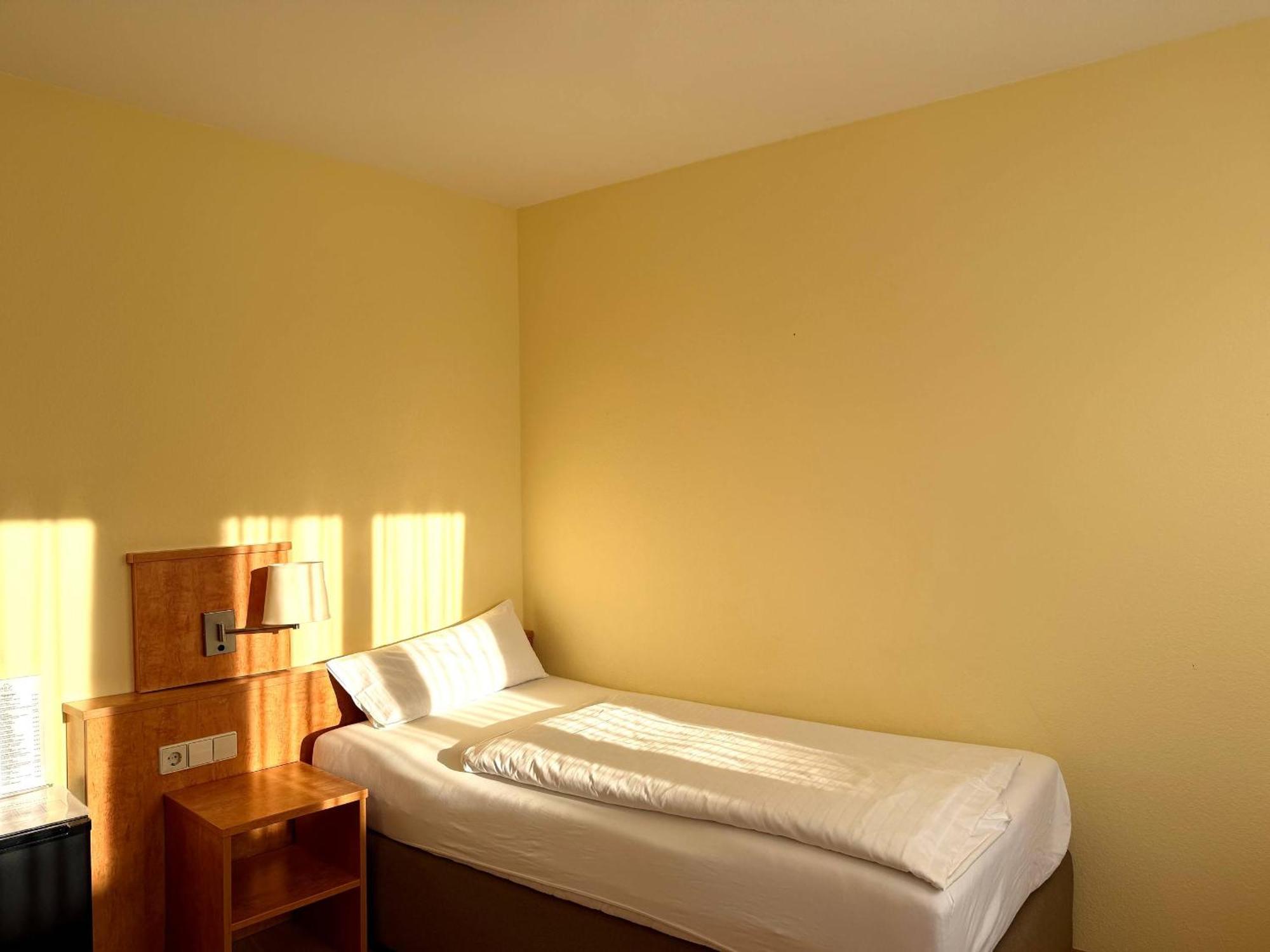 Single Room,1735269672:JPEG