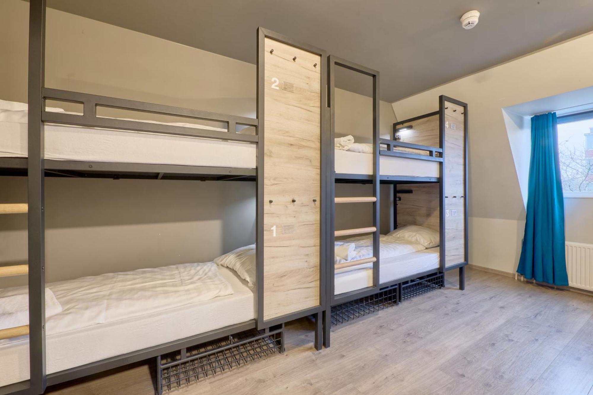 Bed 8-Bed Dormitory Room