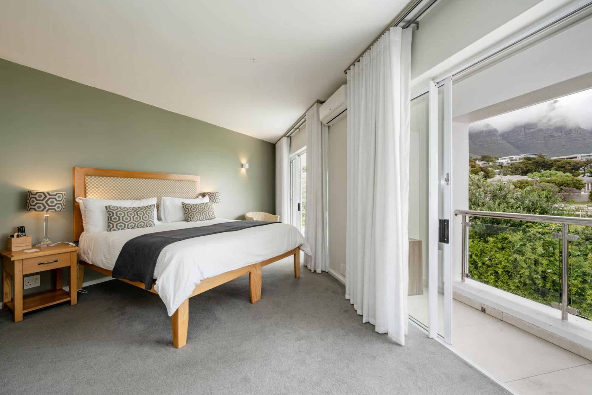Mountain View Room