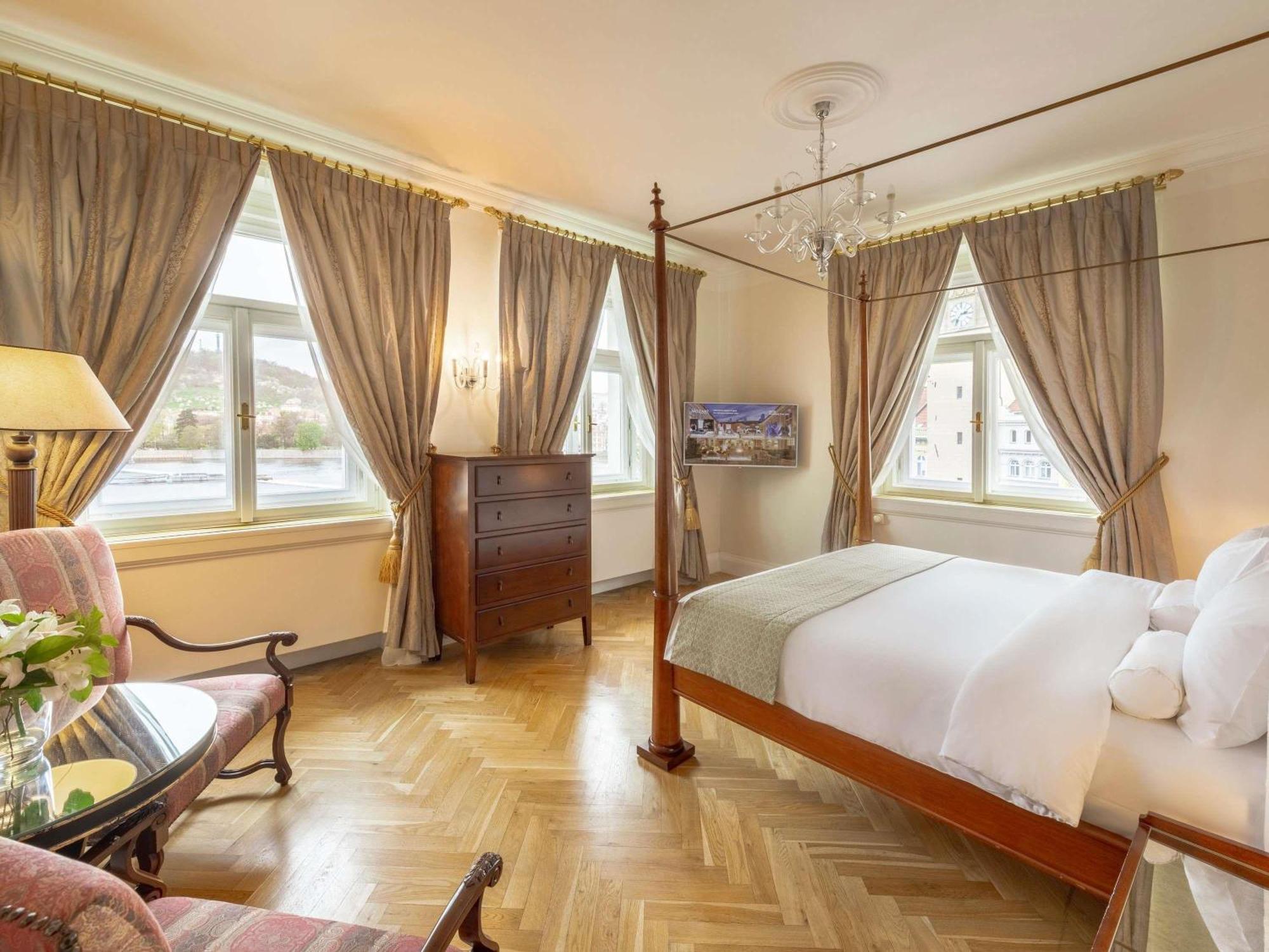 Deluxe King Room with River View,1739361996:JPEG