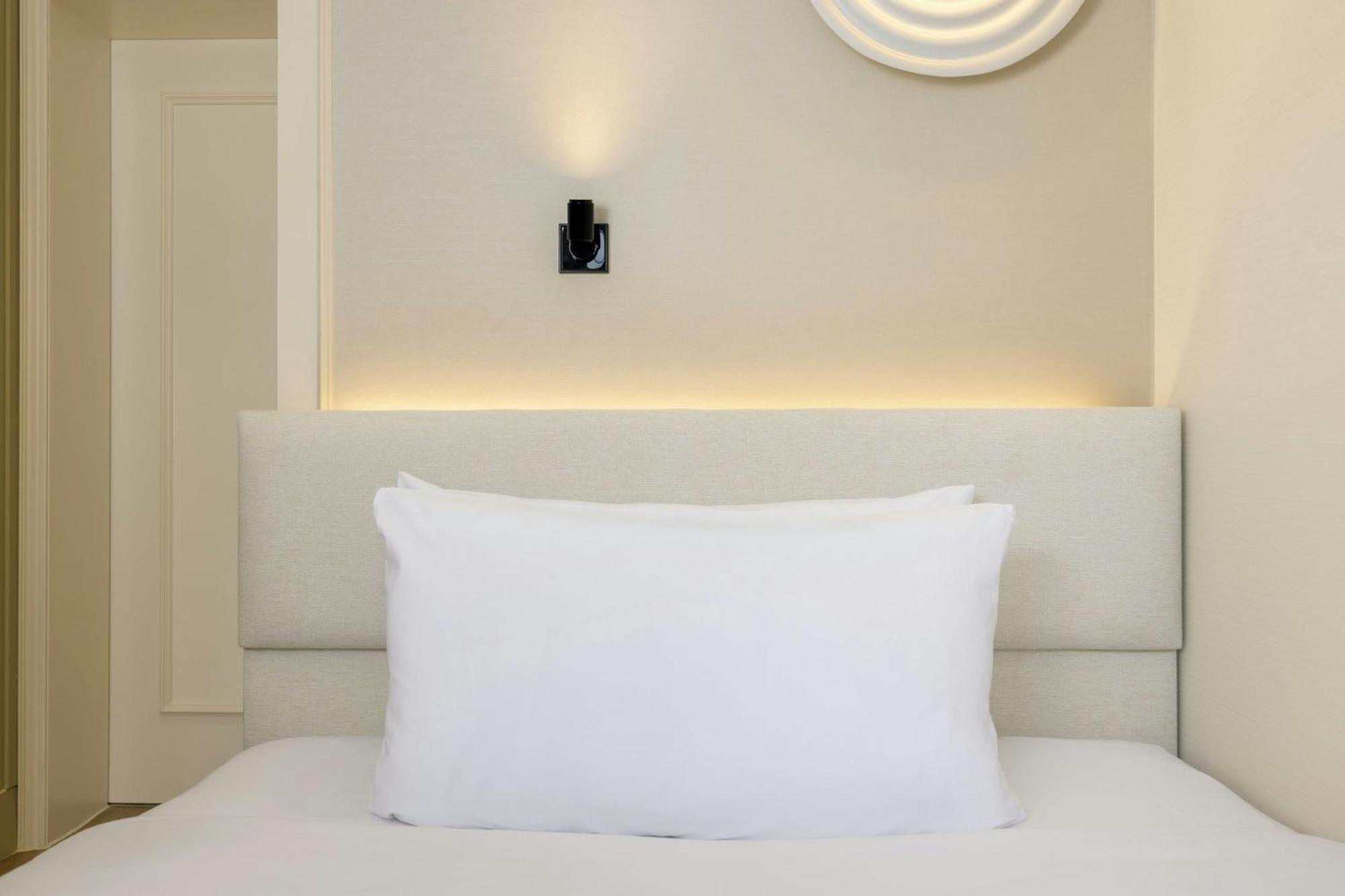 Single Guest Room