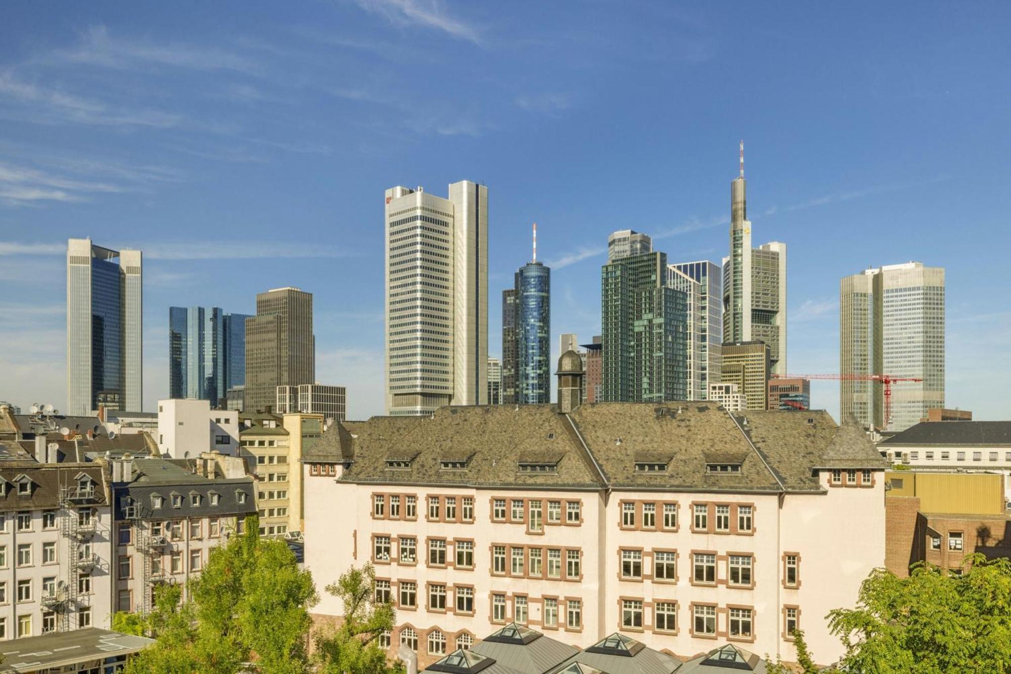 Superior Queen Room Skyline View