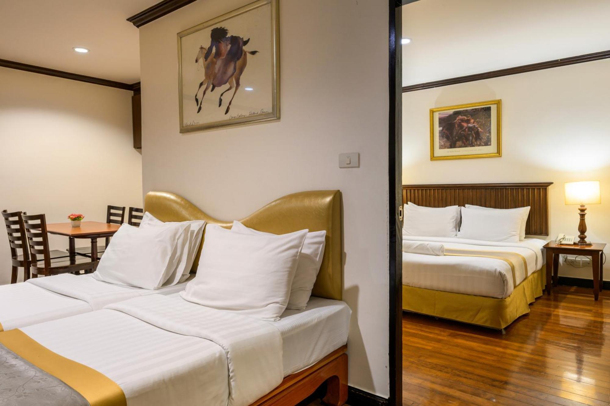 Deluxe Family Room