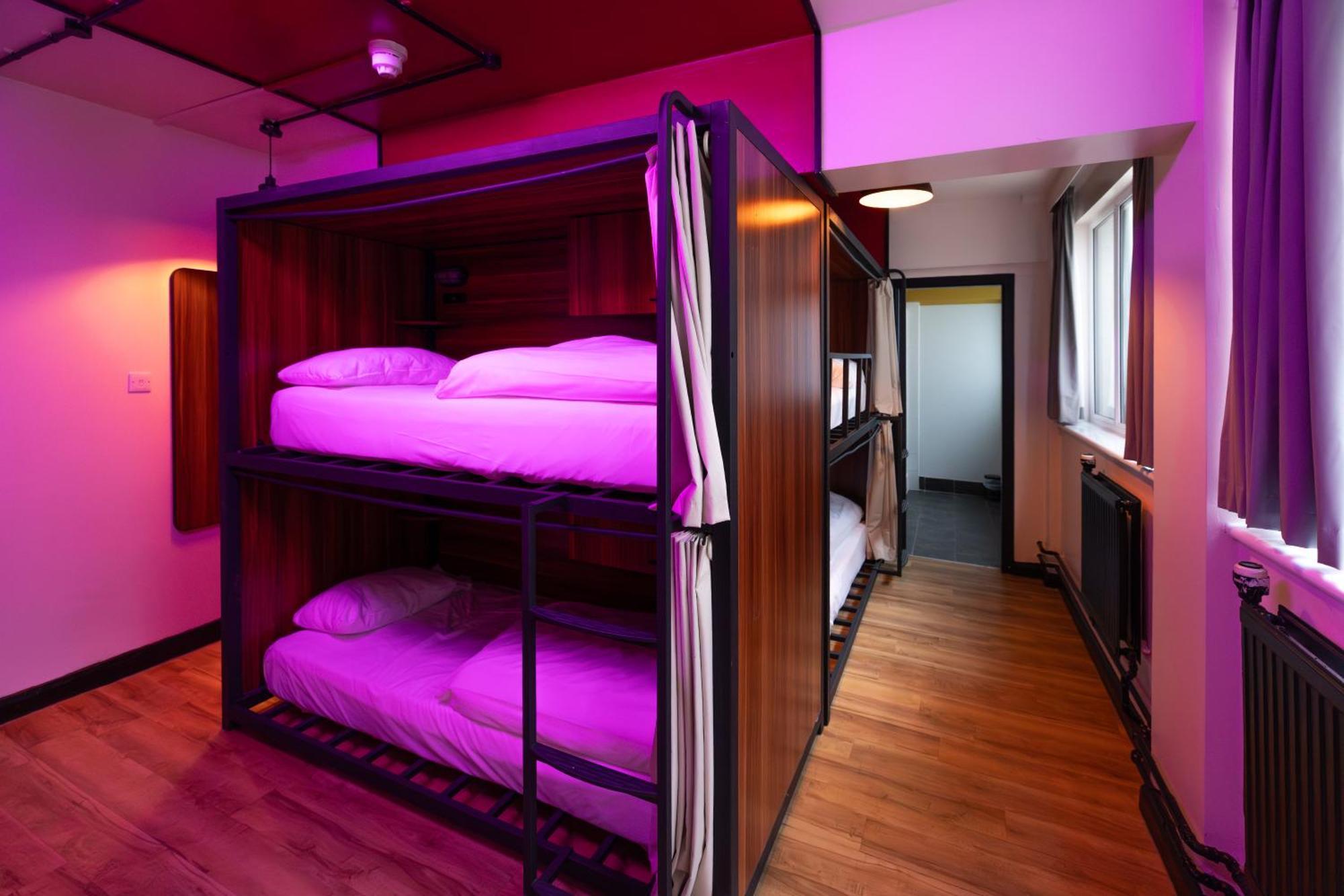 Cama em Dormitório com 8 Camas