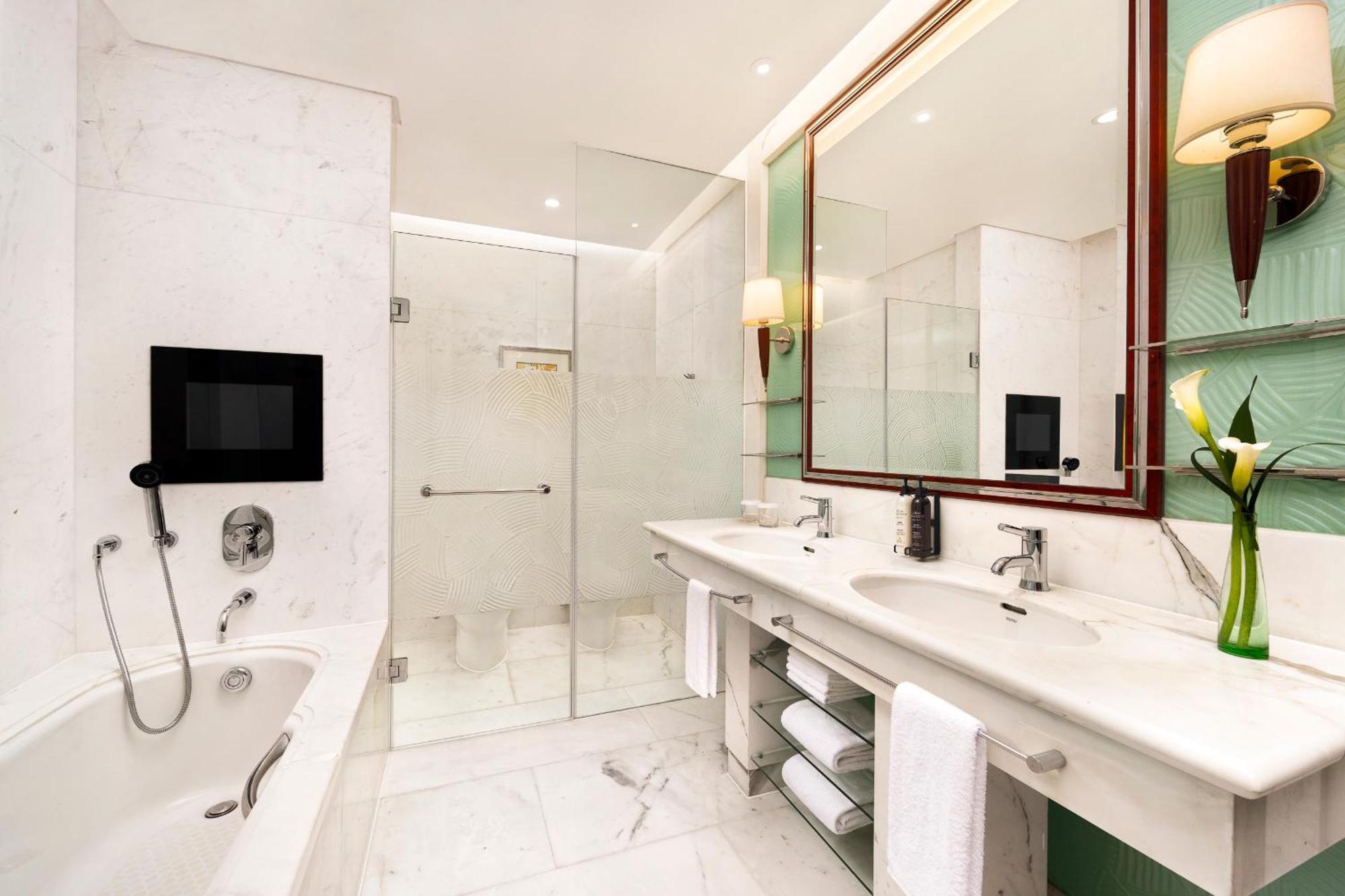Premier King Room