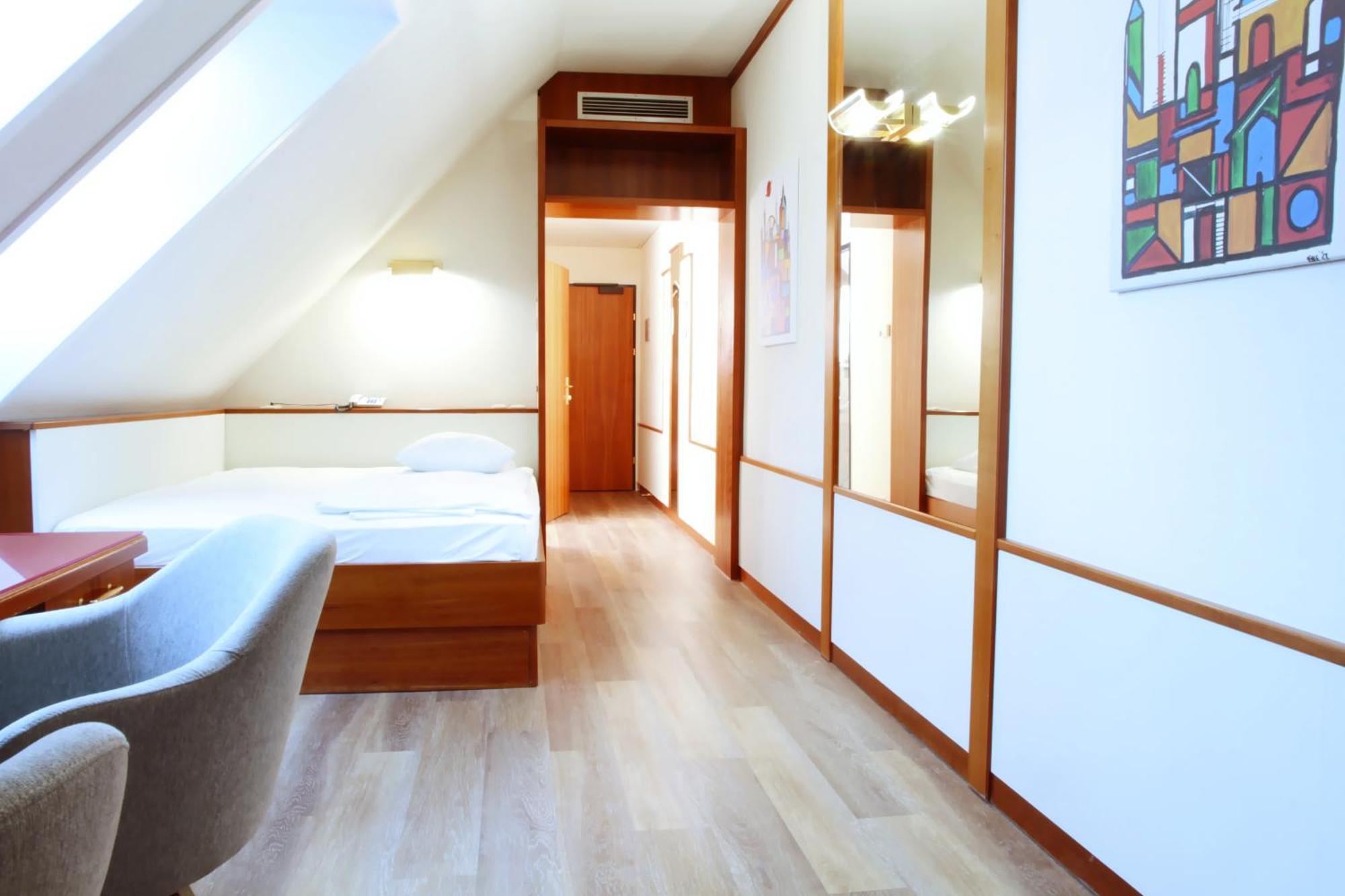 Comfort Single Room