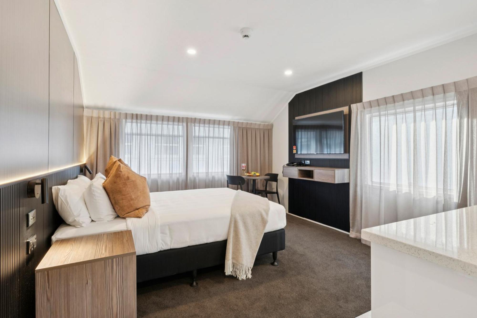 Queen Suite