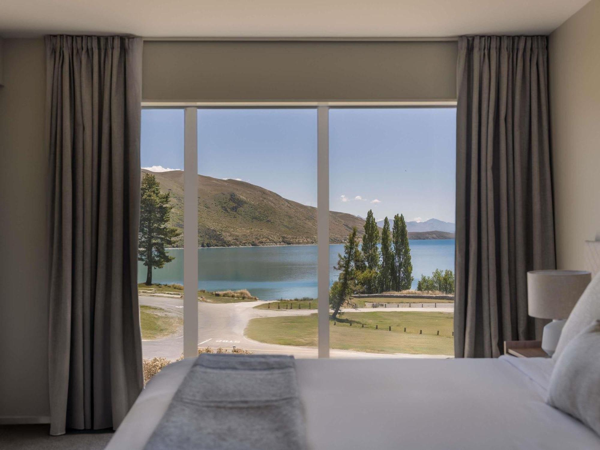 Deluxe lake view hotel room