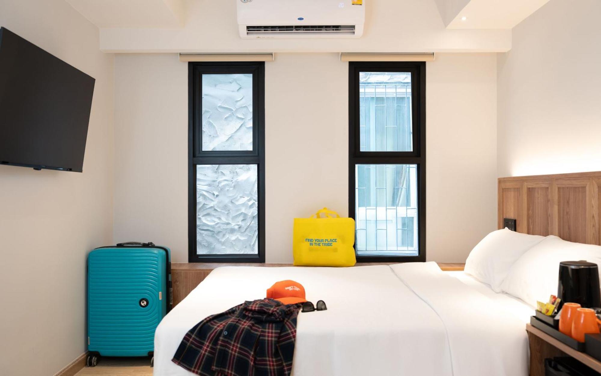 Deluxe Queen Room