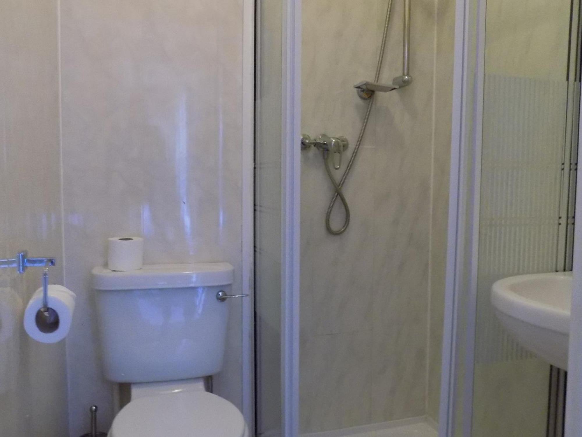 Vierpersoonskamer met Douche