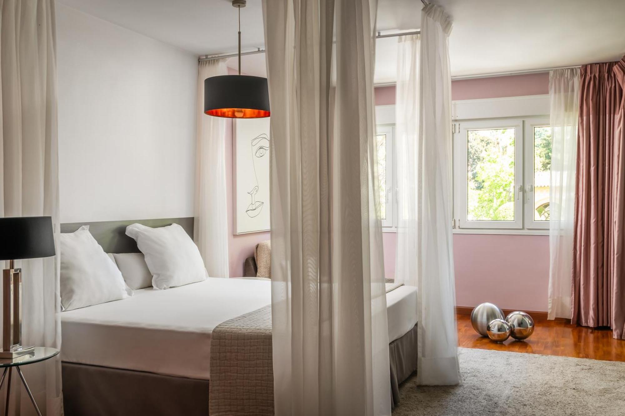 Suite (Deuxième Étage)