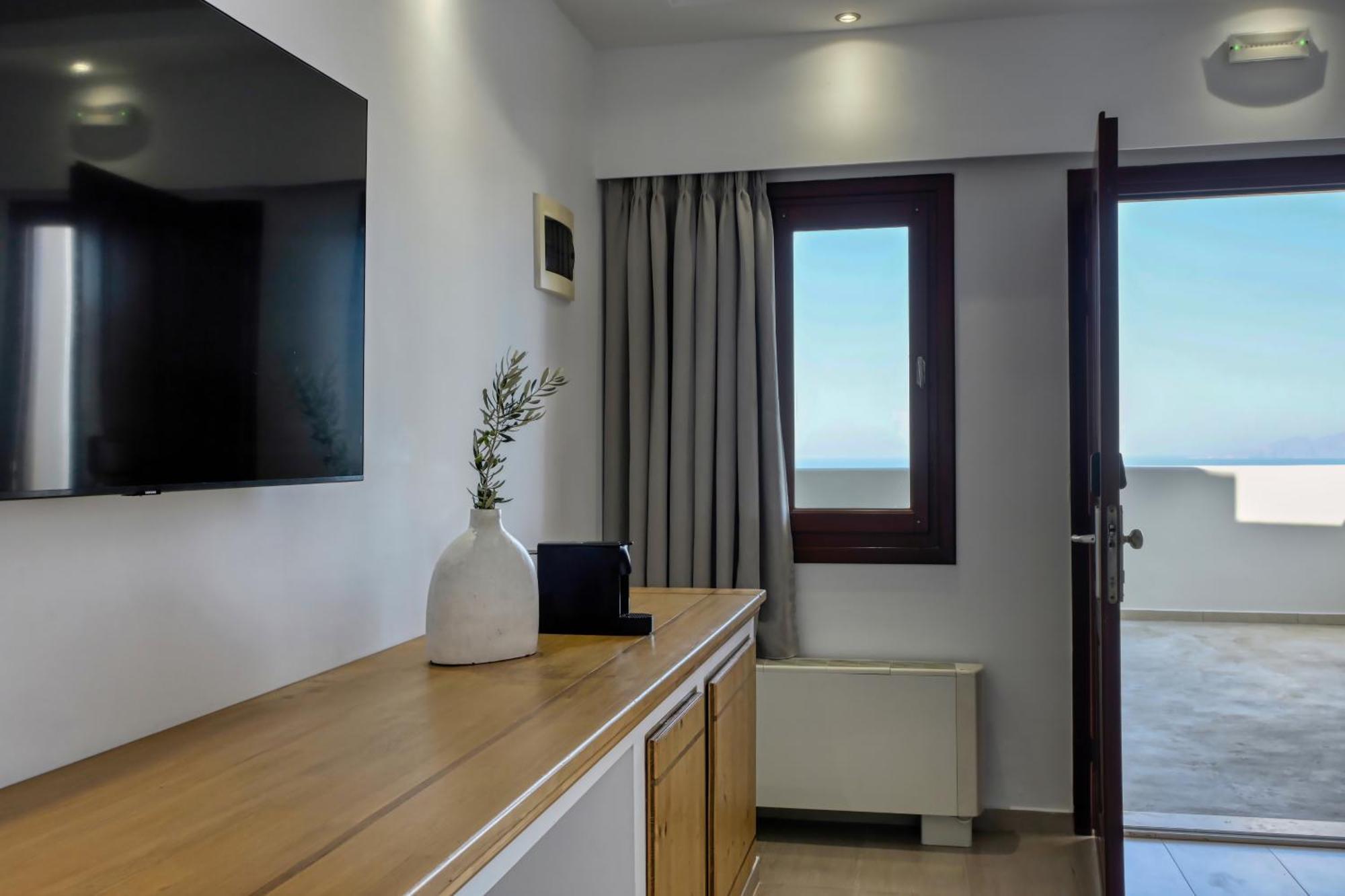 Jacuzzi Premium Suite Indoor Jacuzzi