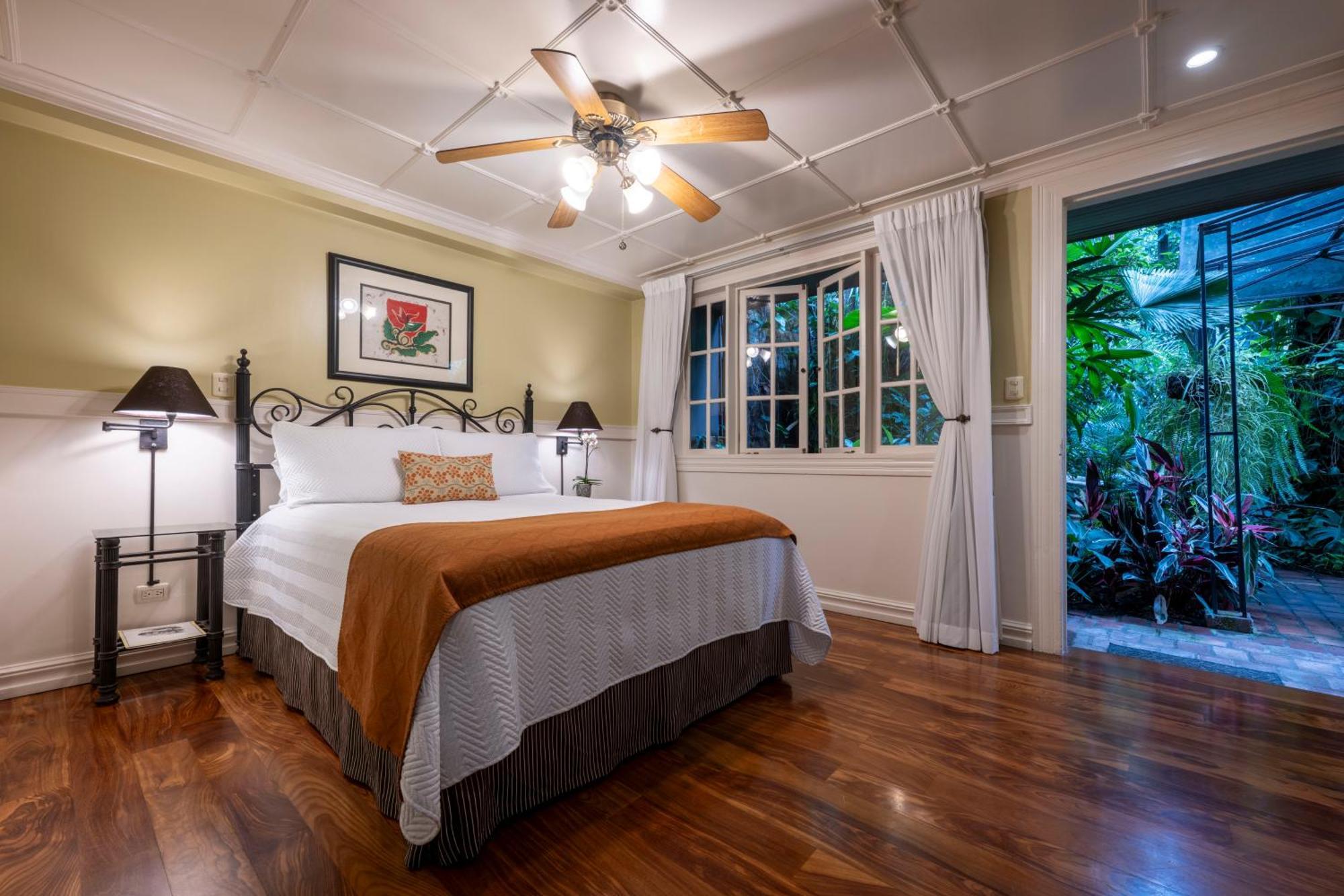 Superior Queen Room