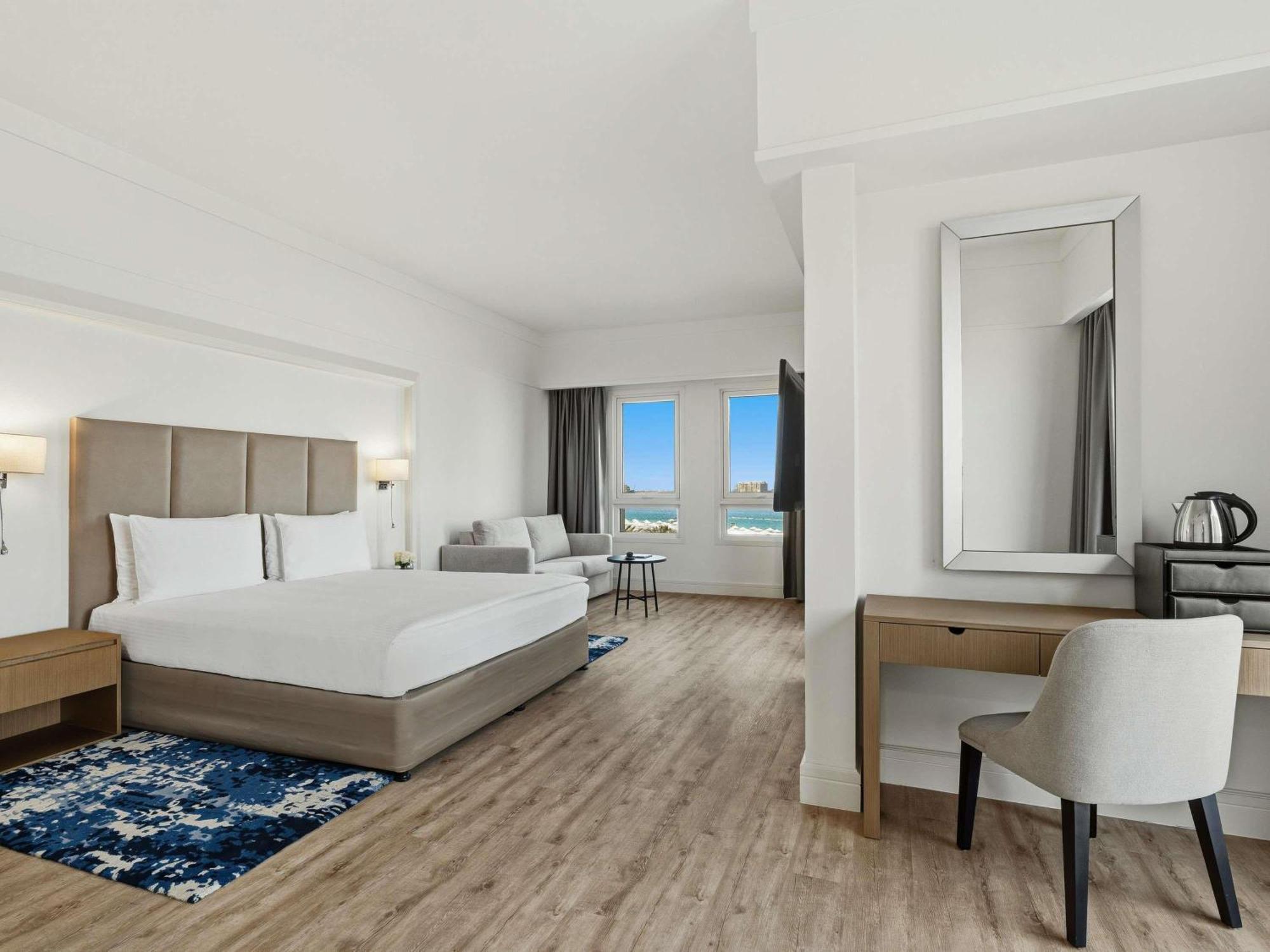 Premium Room Pool or Sea View