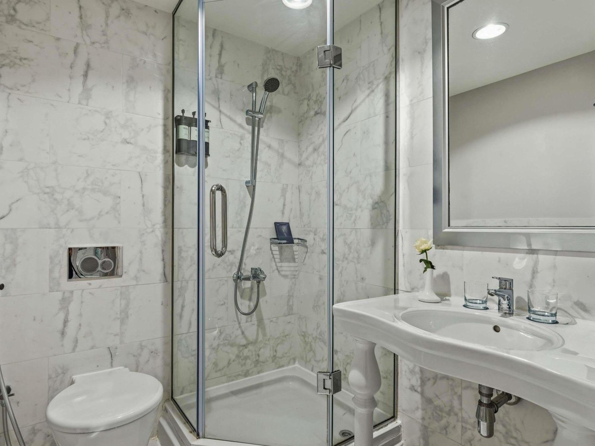 Deluxe Room Pool or Sea View