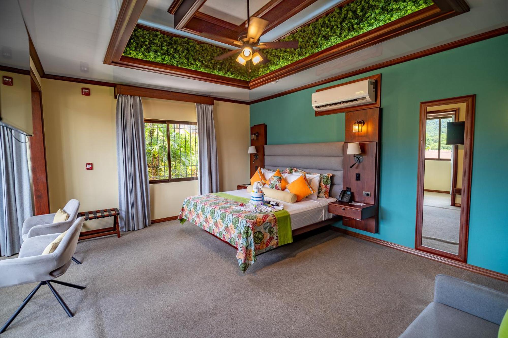 Superior King Suite