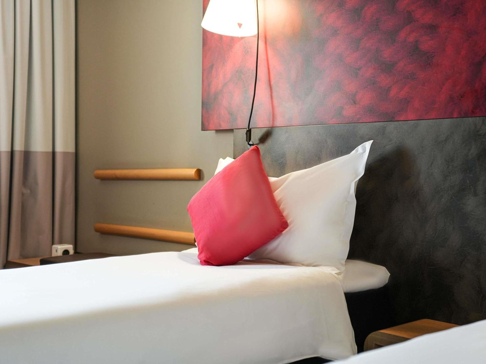 Standard Room 2 Single Beds