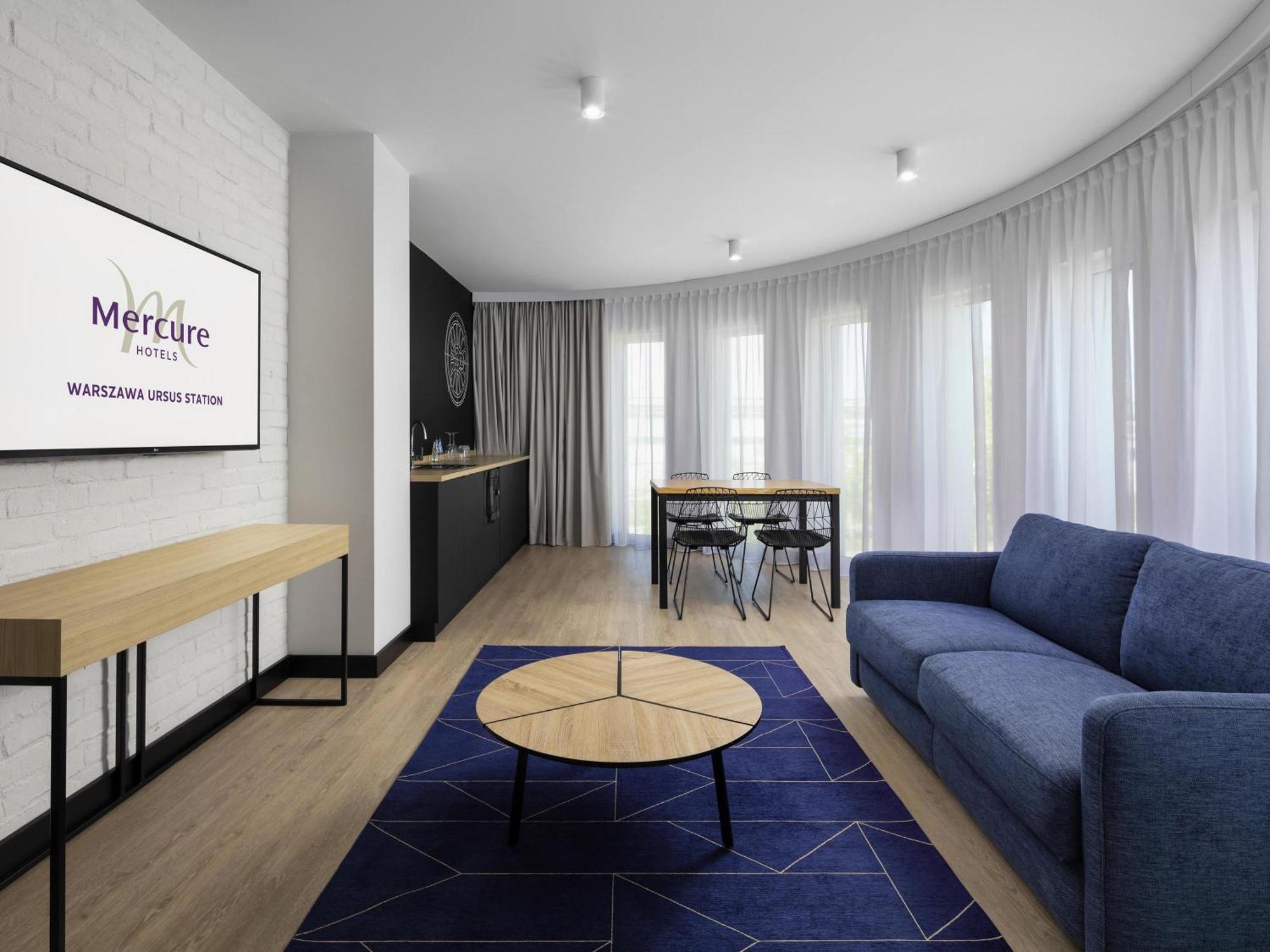 One-Bedroom Large Apartment